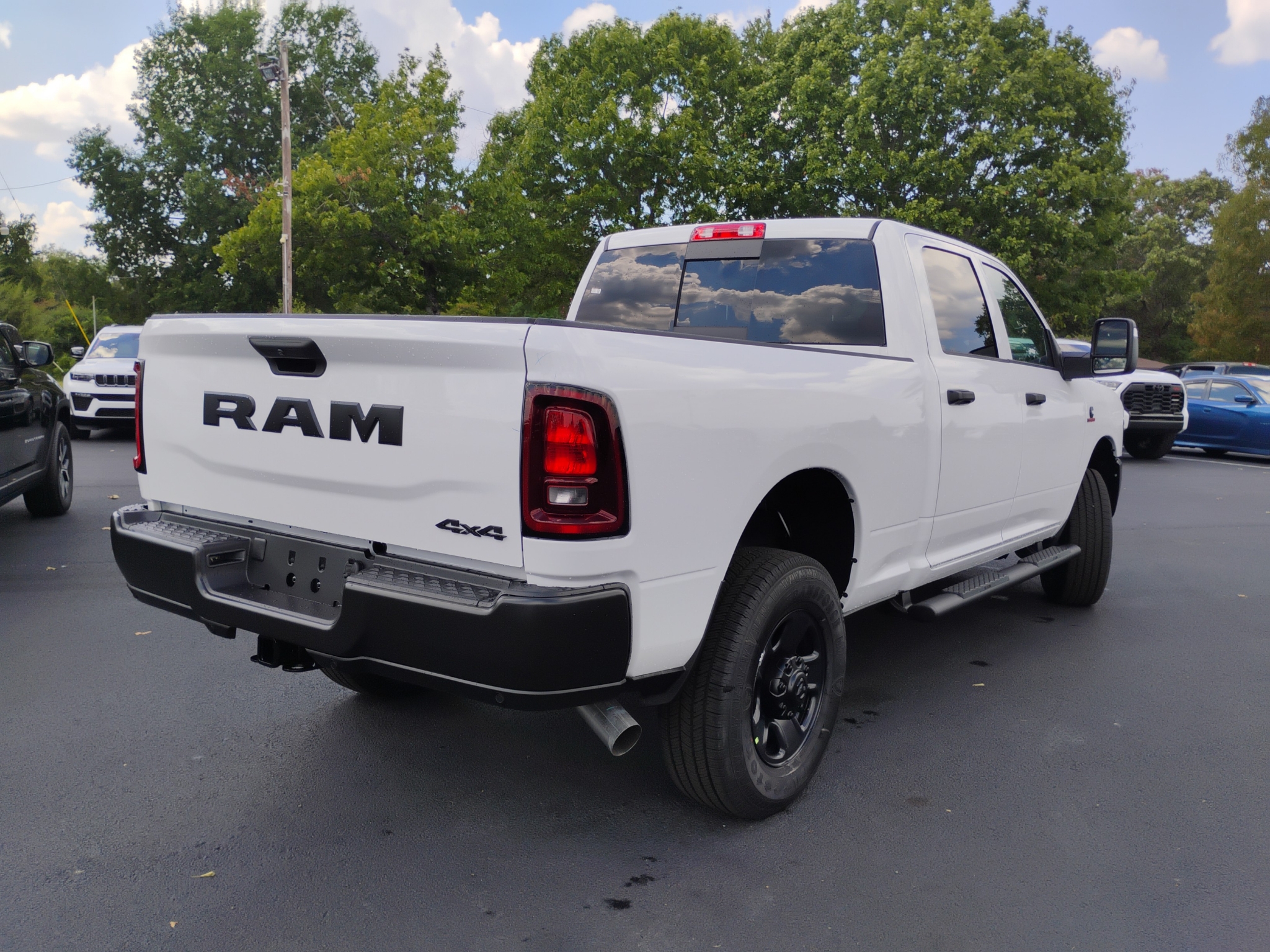 2027 Ram 2500 Tradesman photo 5