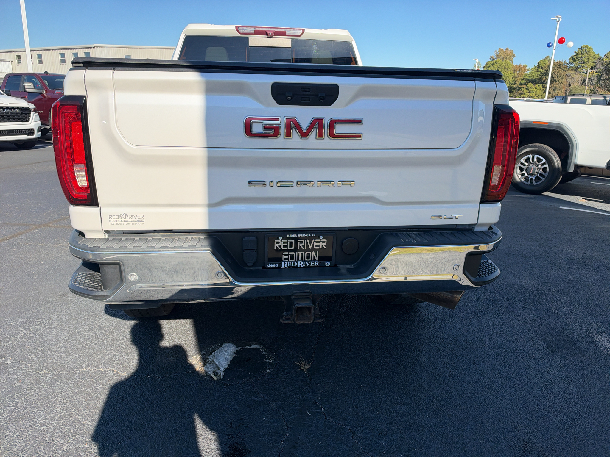 2022 GMC Sierra SLT photo 6
