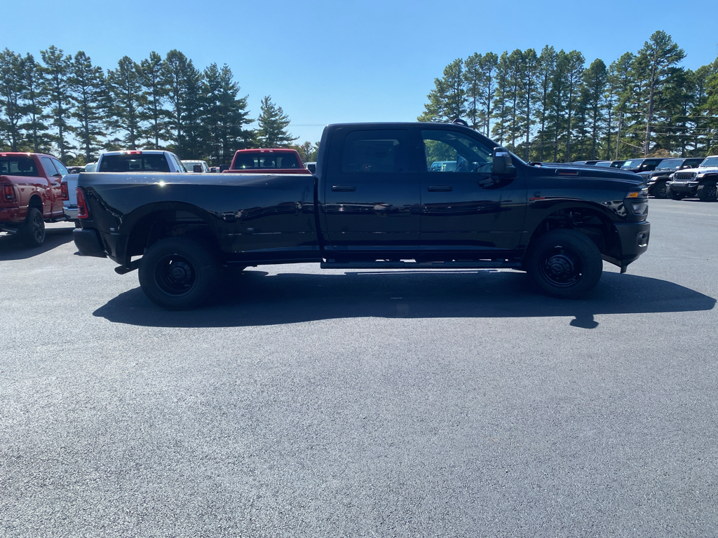 2027 Ram 3500 Tradesman photo 4