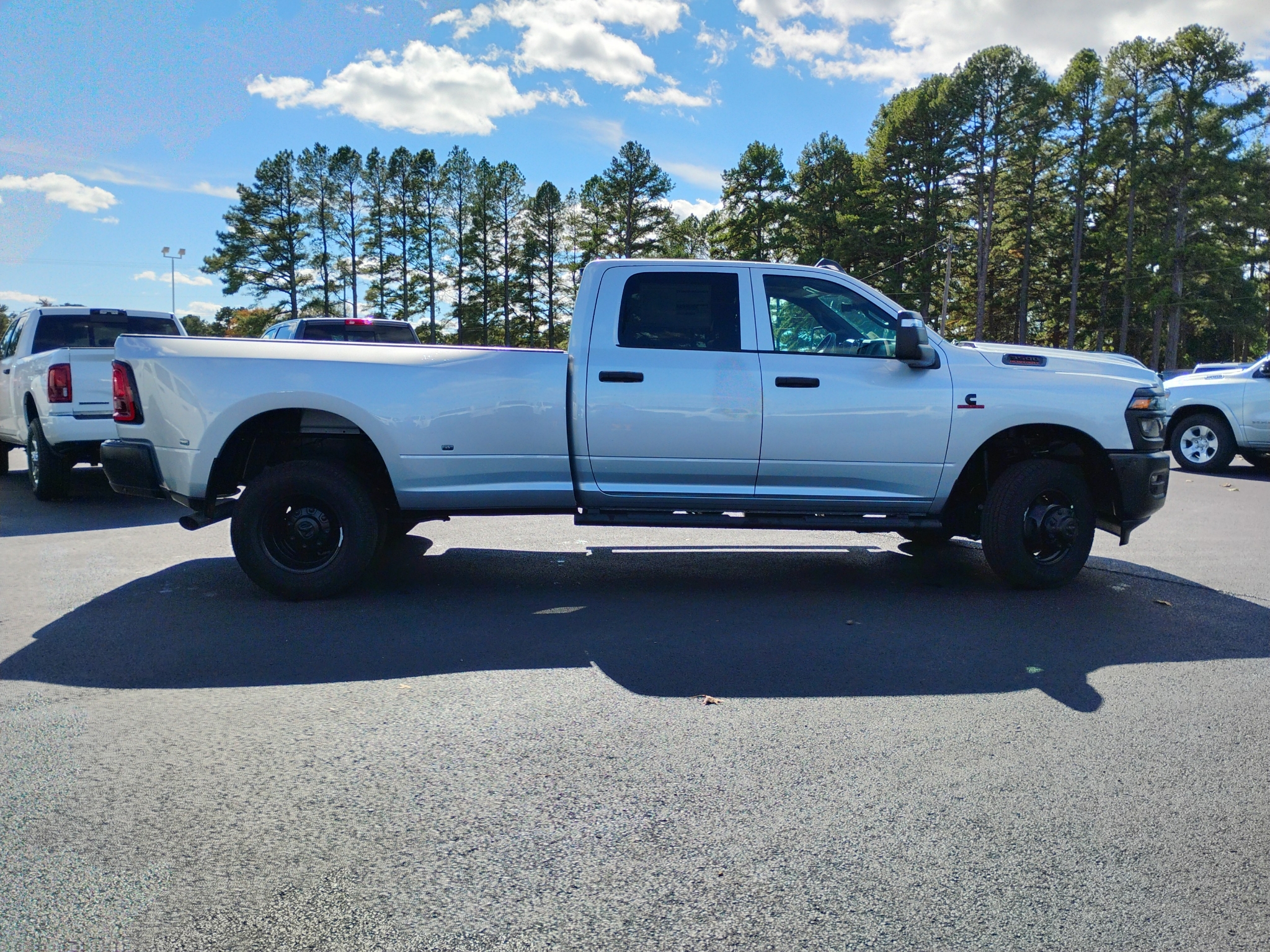 2027 Ram 3500 Tradesman photo 4