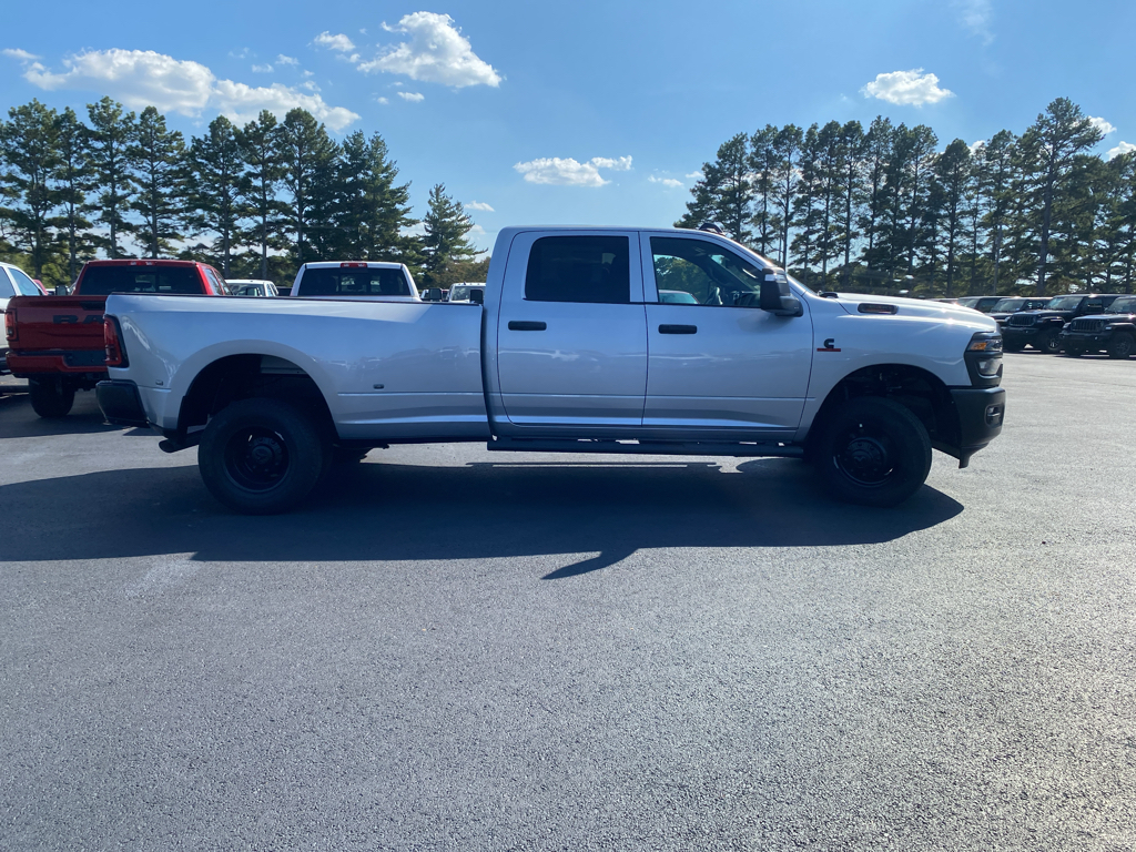 2027 Ram 3500 Tradesman photo 4