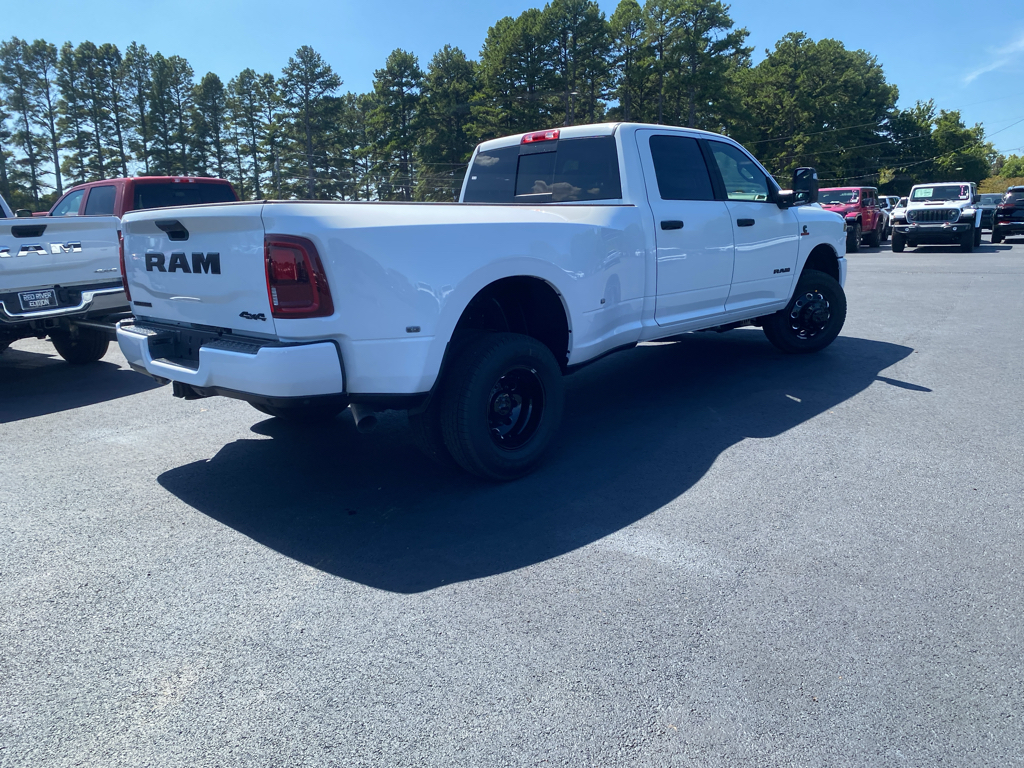 2027 Ram 3500 Big Horn photo 5