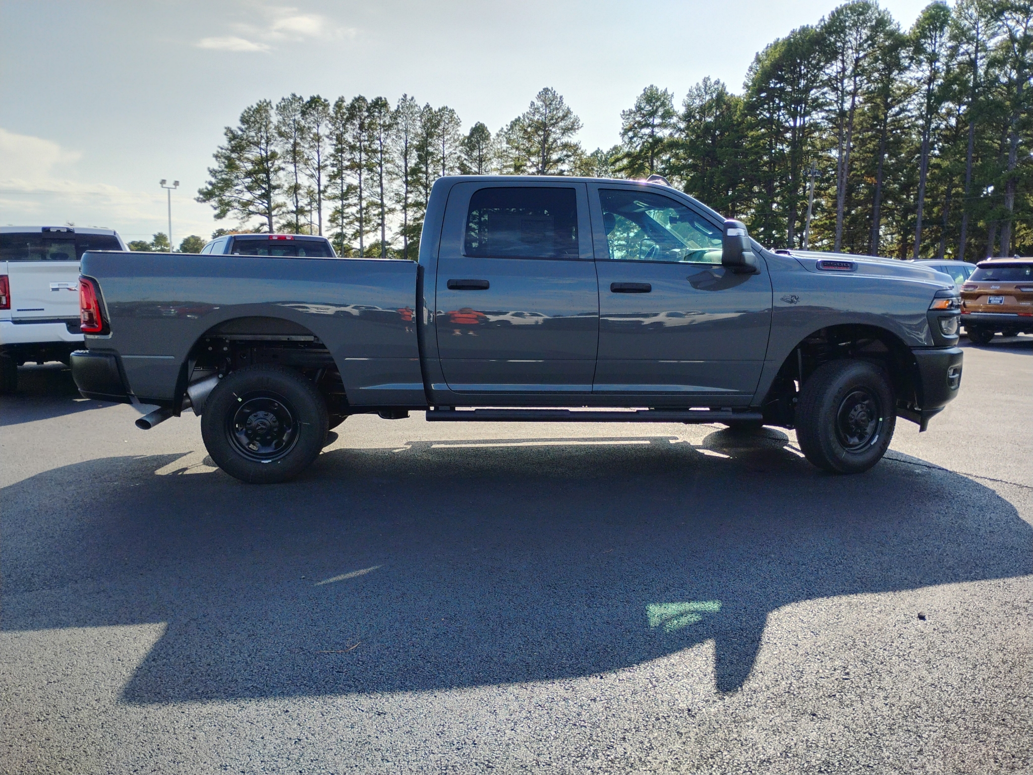 2027 Ram 2500 Tradesman photo 4