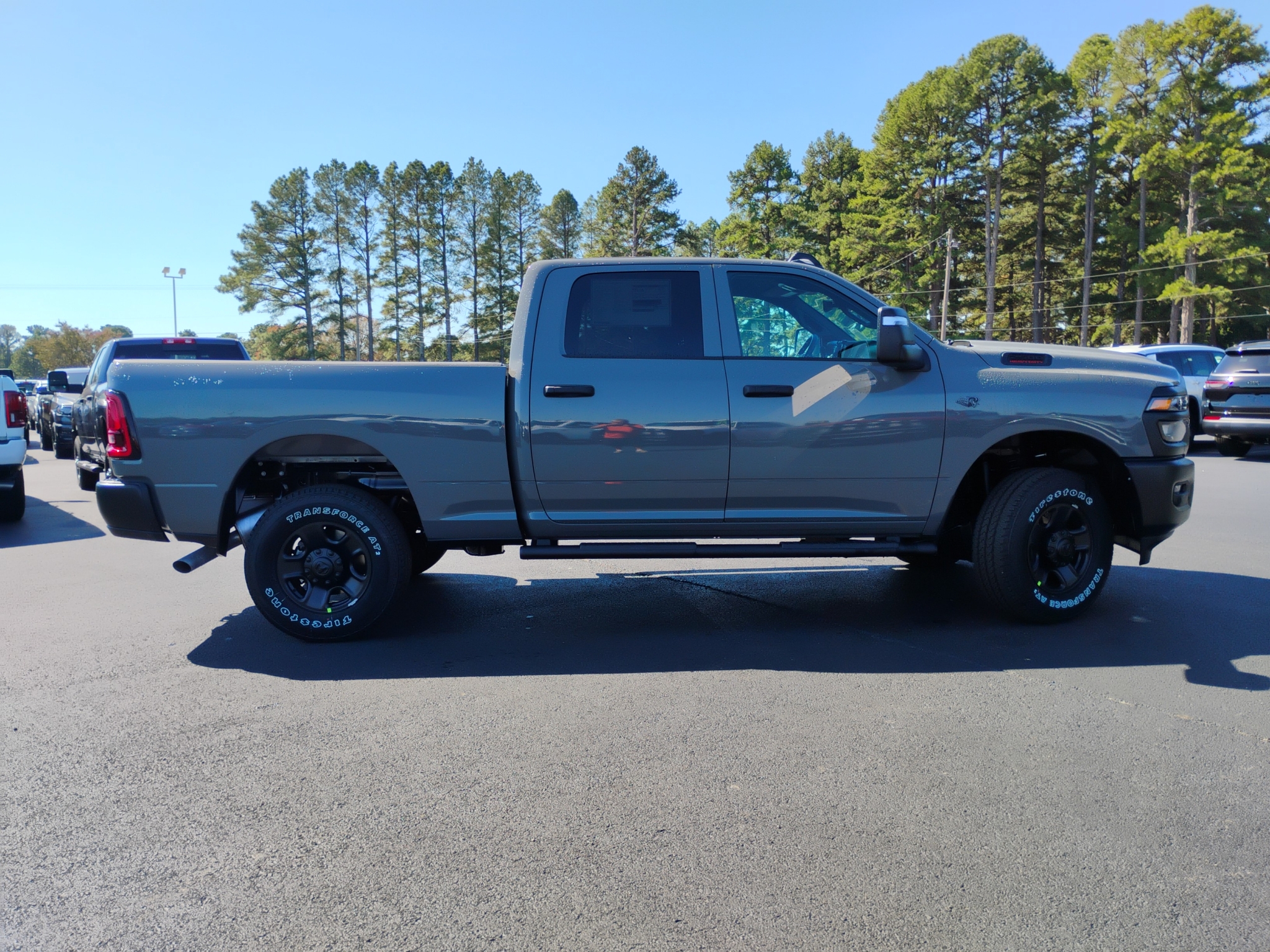 2027 Ram 2500 Tradesman photo 4