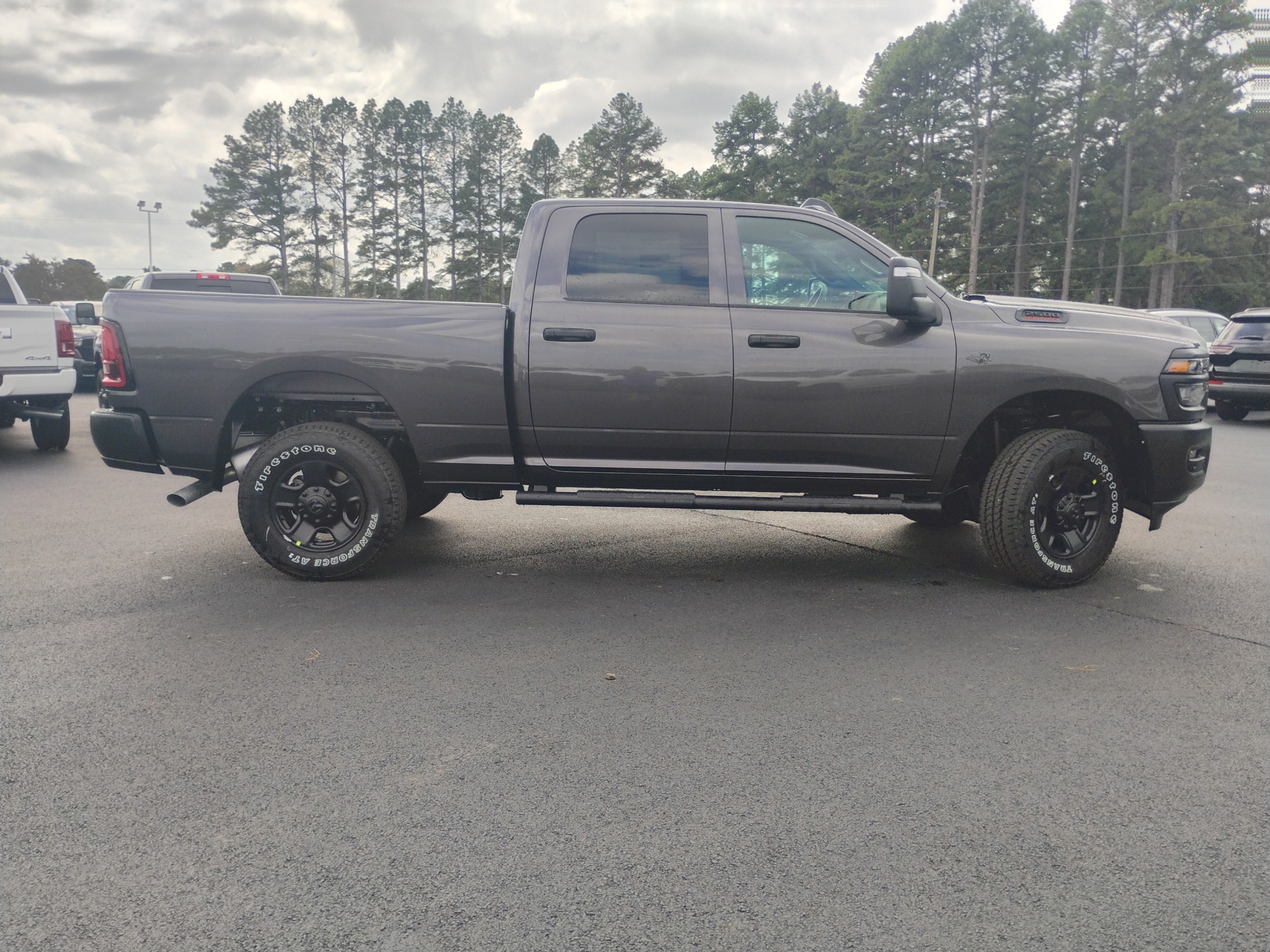 2027 Ram 2500 Tradesman photo 4