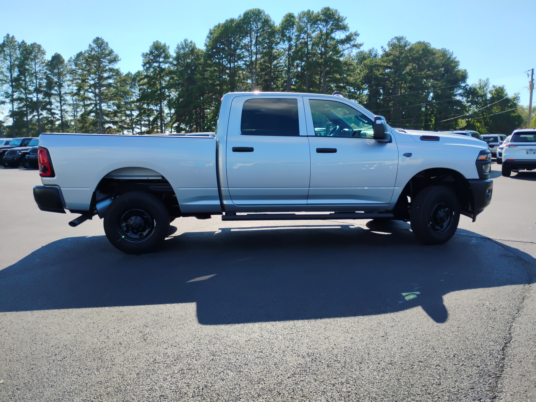 2027 Ram 2500 Tradesman photo 4