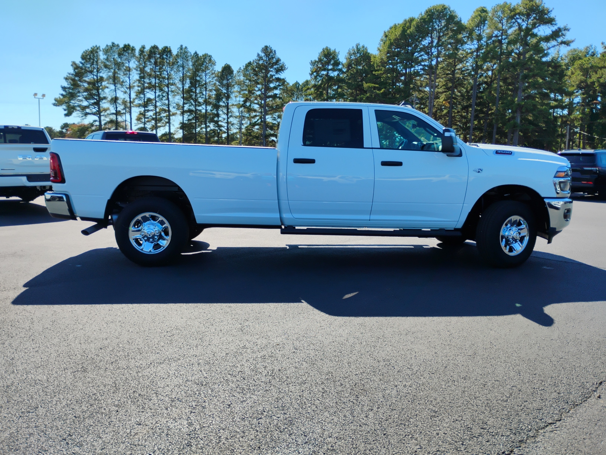 2027 Ram 3500 Tradesman photo 4