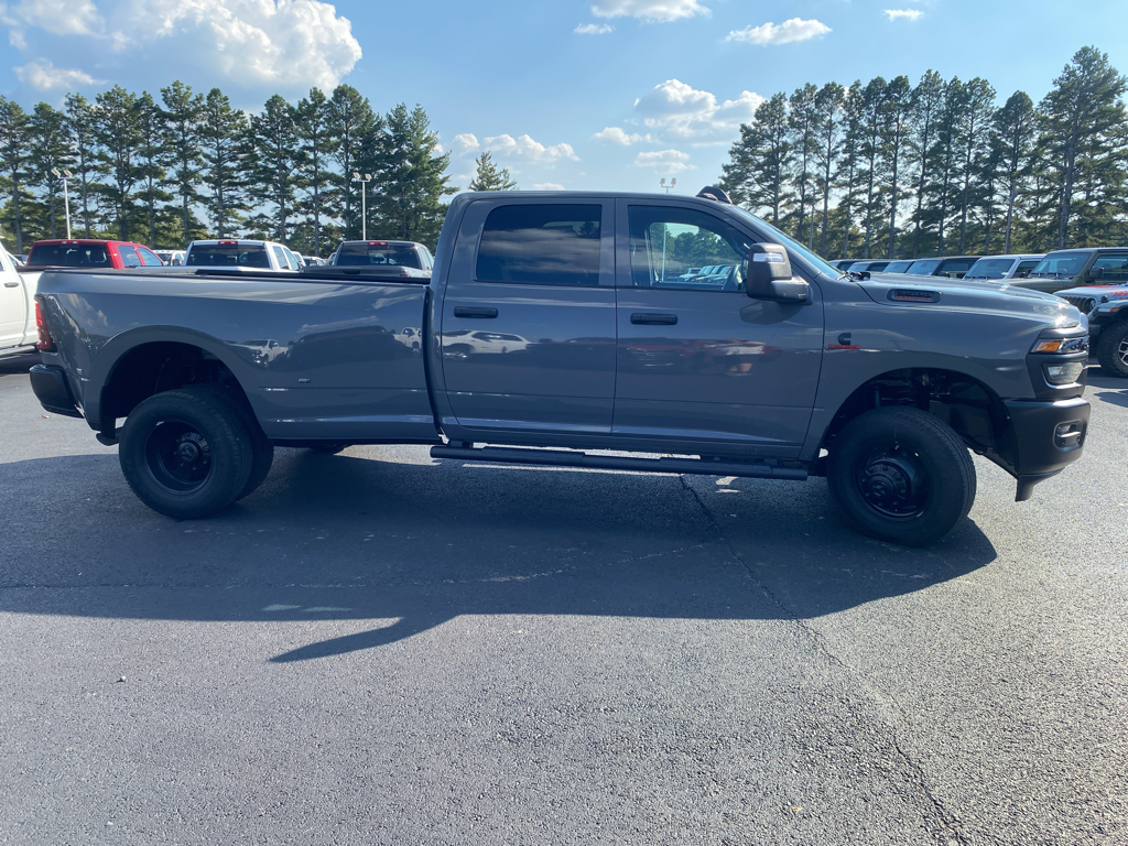 2027 Ram 3500 Tradesman photo 4