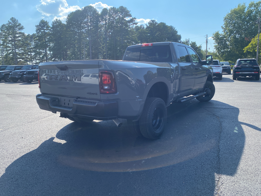 2027 Ram 3500 Tradesman photo 5