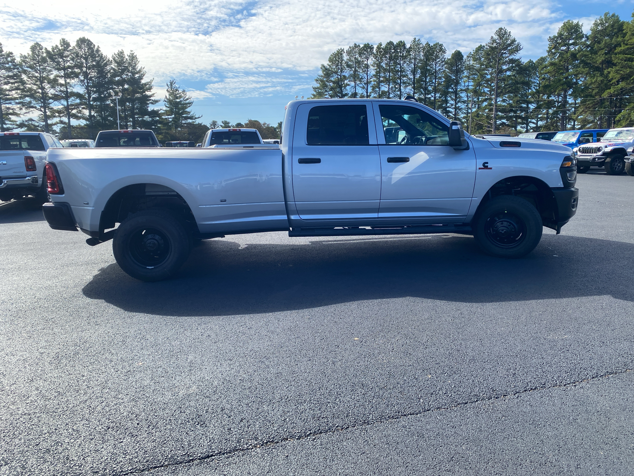 2027 Ram 3500 Tradesman photo 4