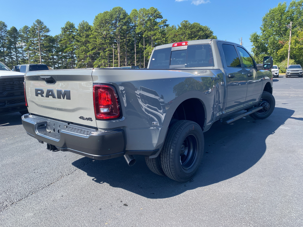 2027 Ram 3500 Tradesman photo 5