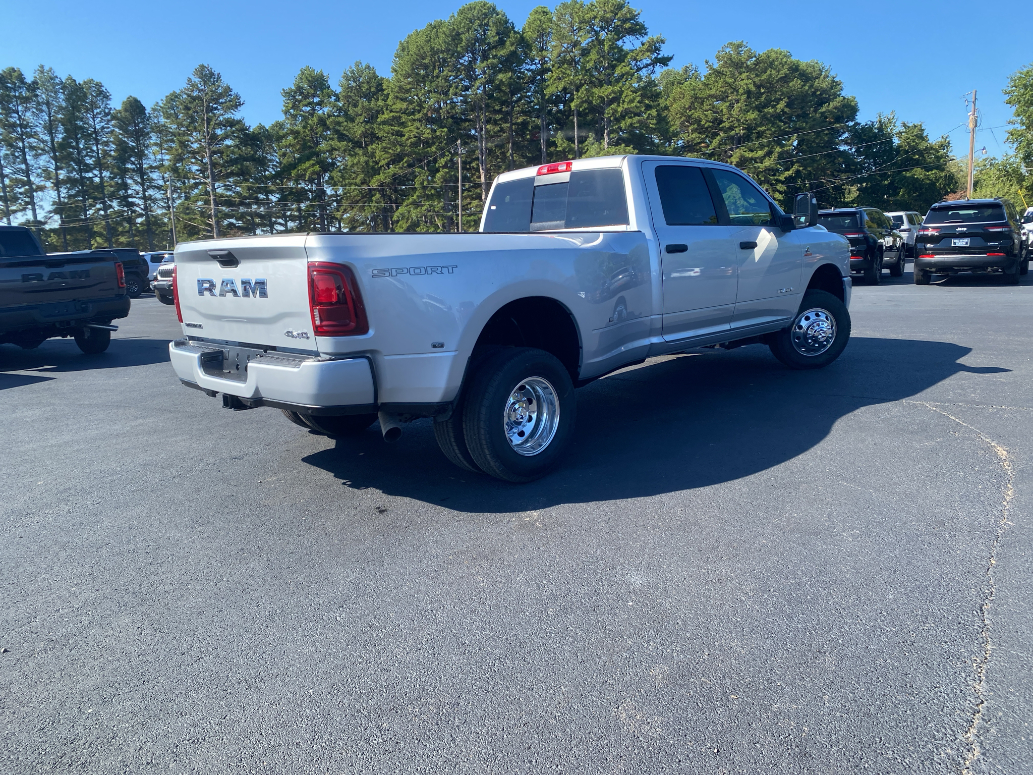 2027 Ram 3500 Big Horn photo 5