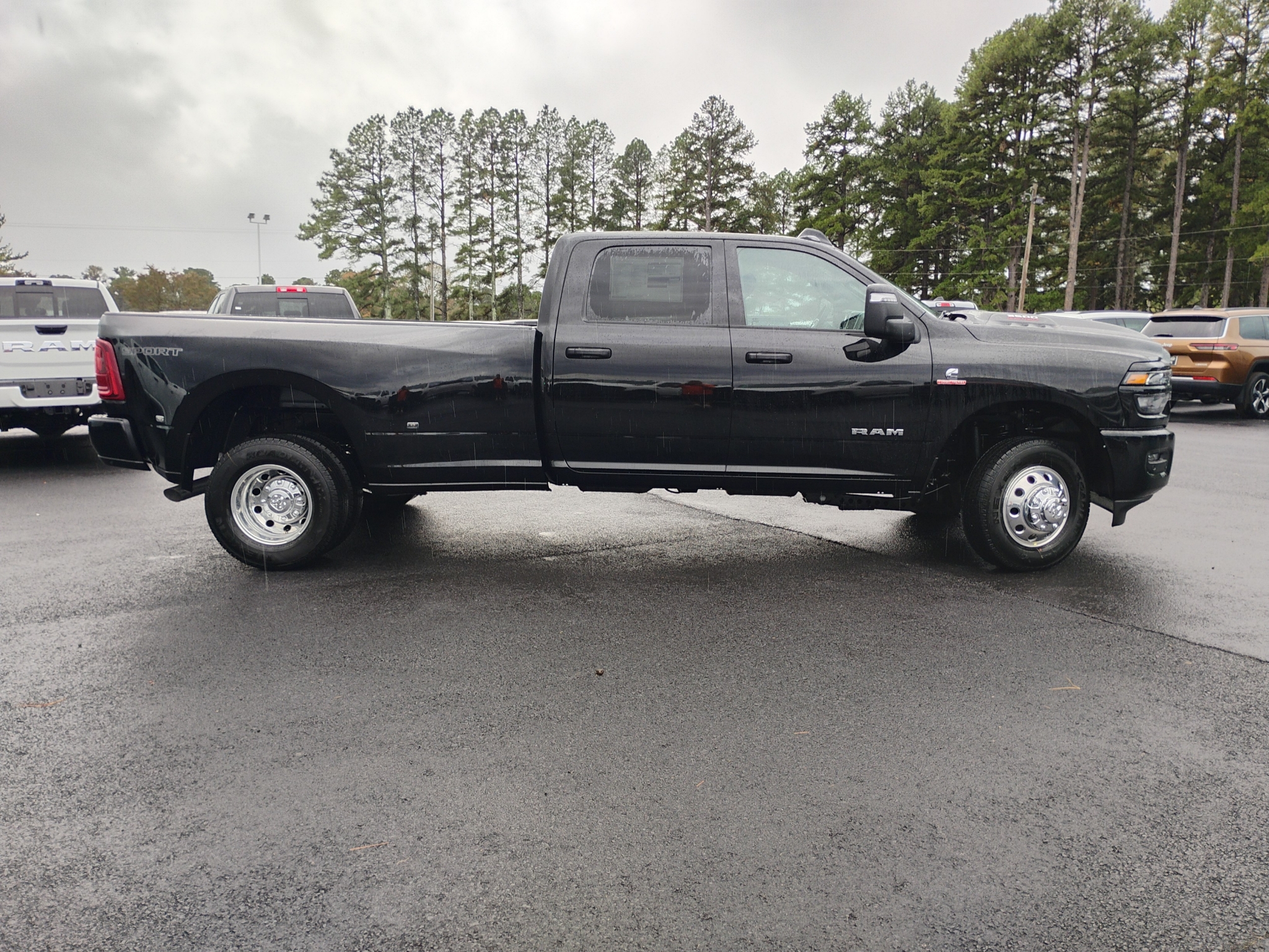 2027 Ram 3500 Big Horn photo 4
