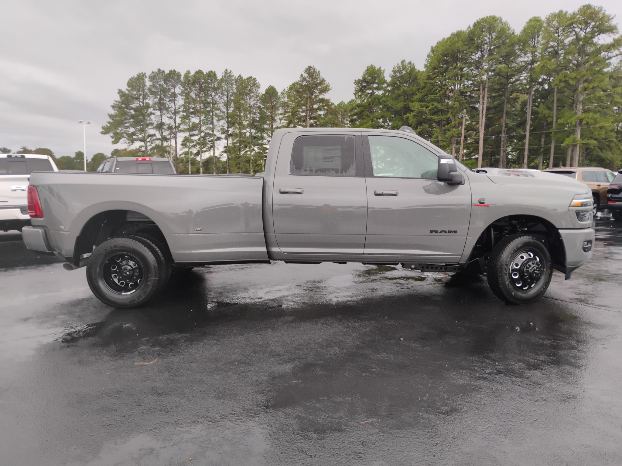 2027 Ram 3500 Laramie photo 4