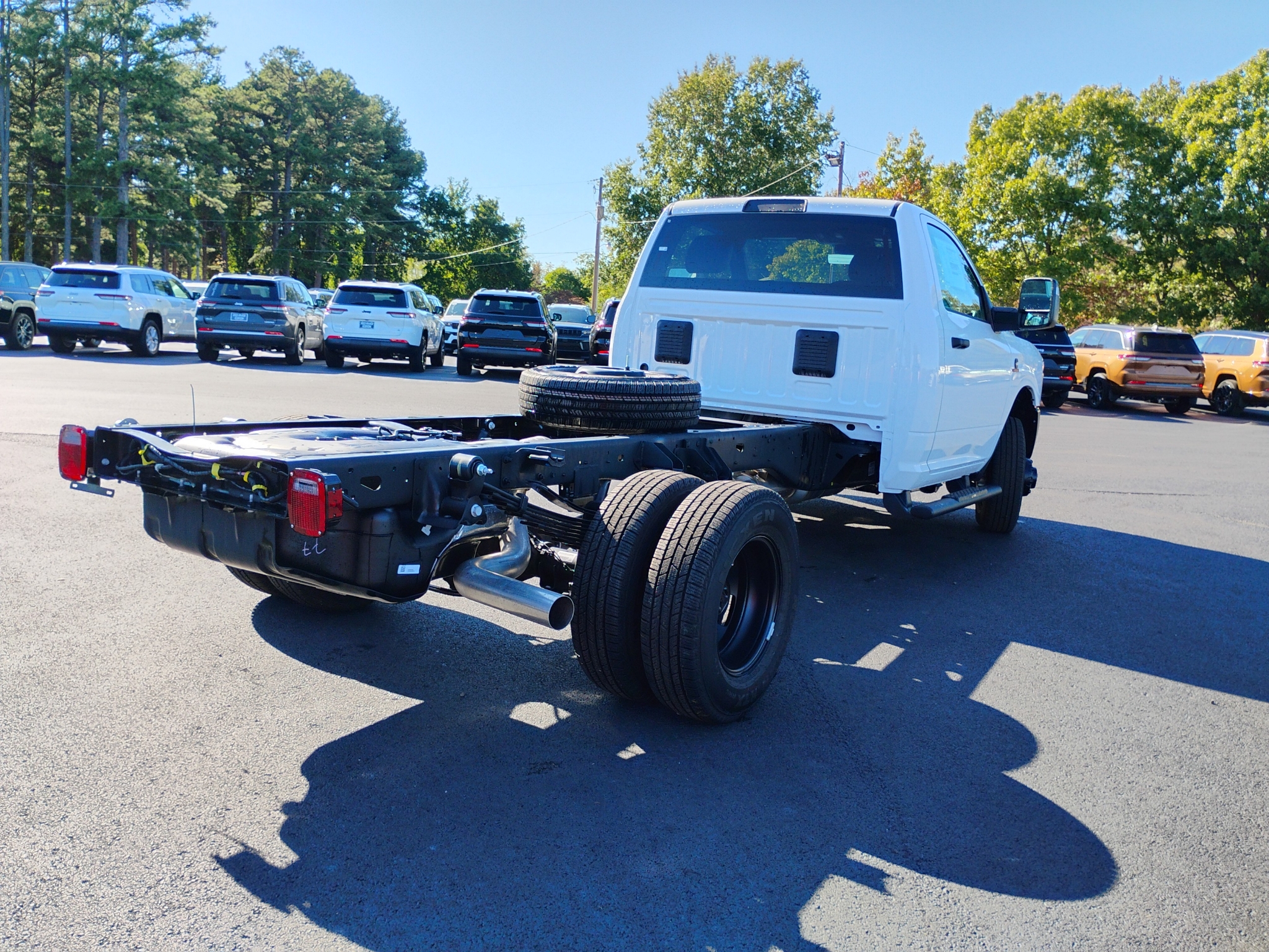 2027 Ram 3500 Chassis Tradesman photo 5
