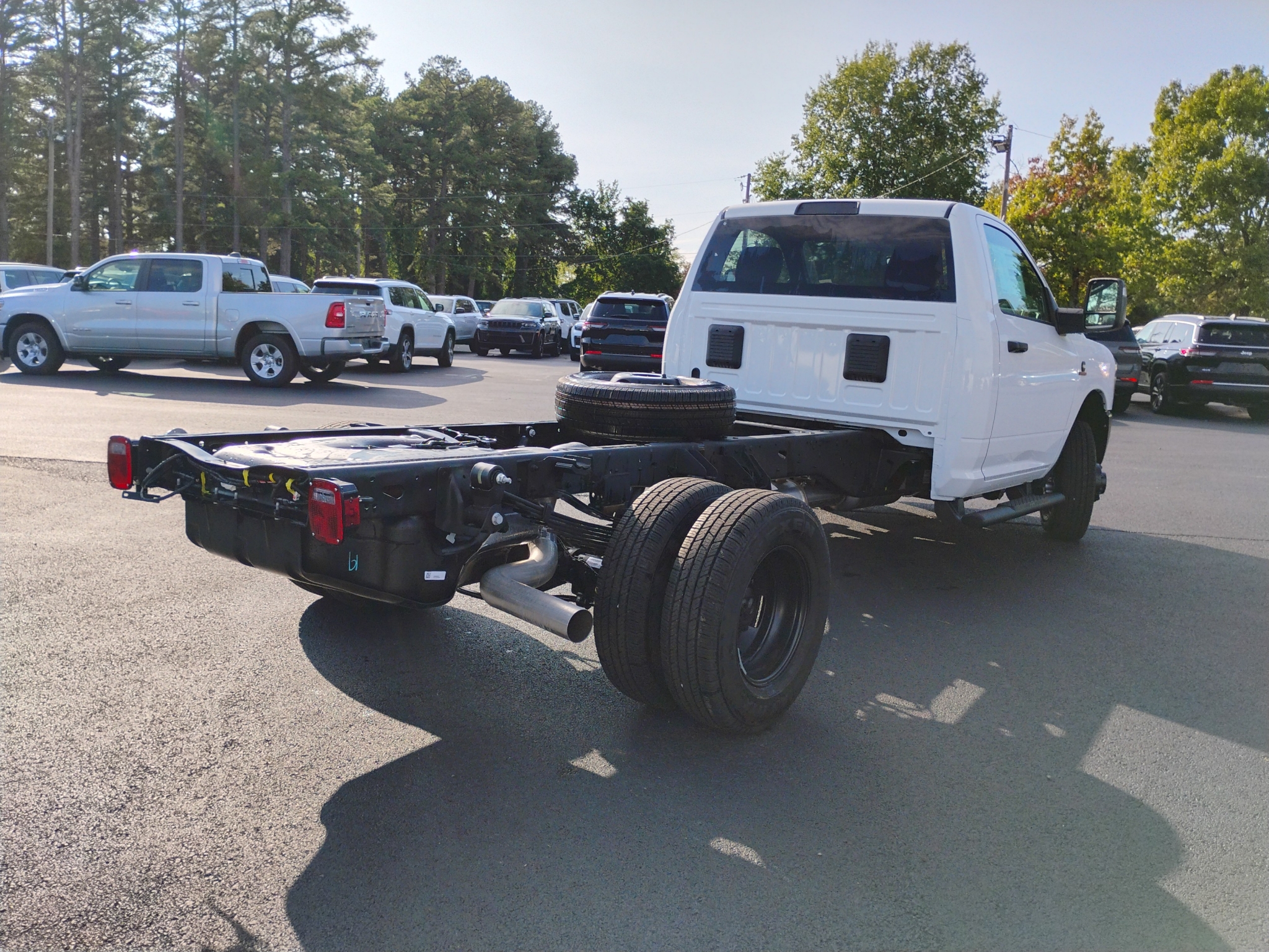2027 Ram 3500 Chassis Tradesman photo 5