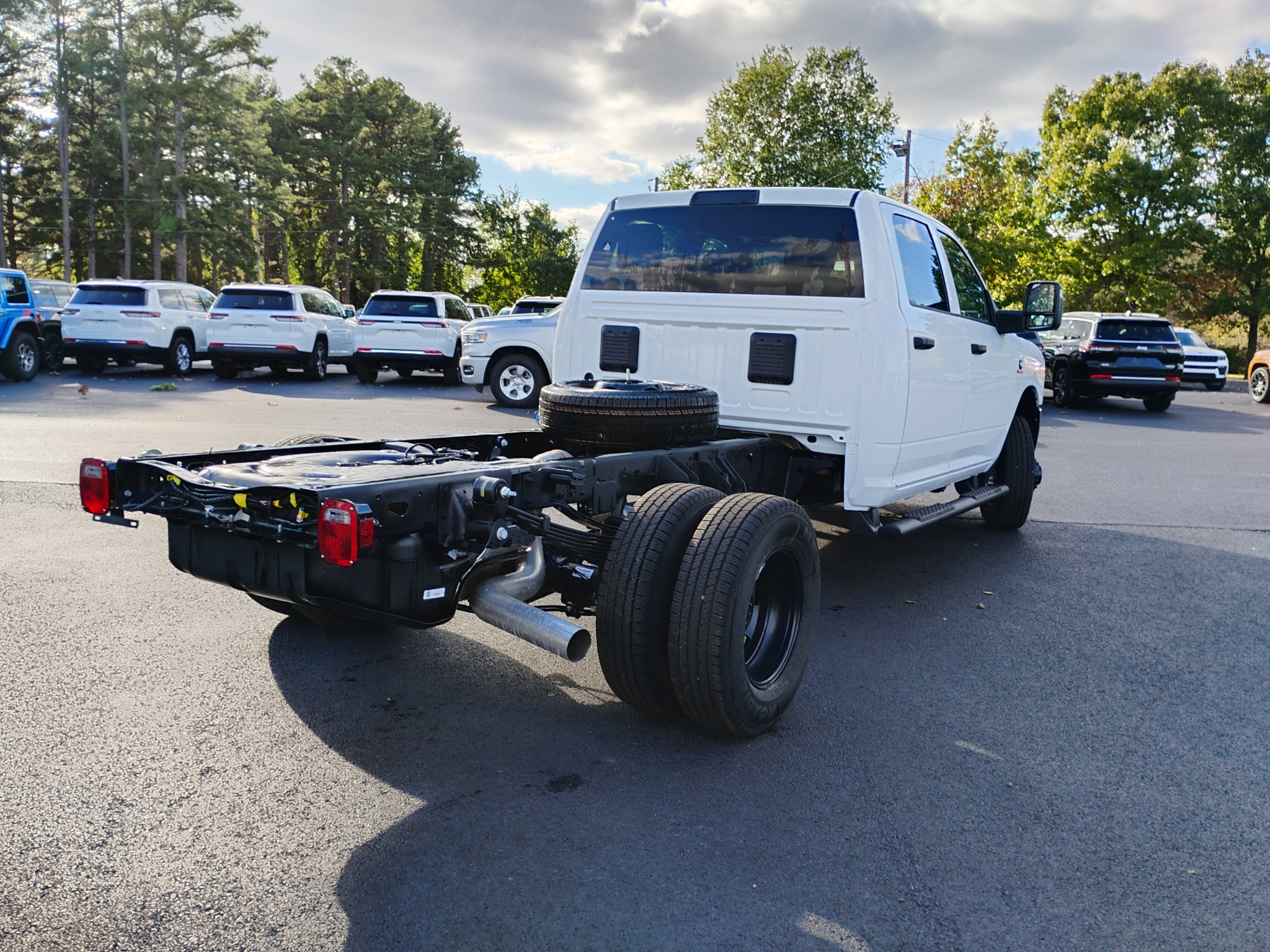 2027 Ram 3500 Chassis Tradesman photo 5