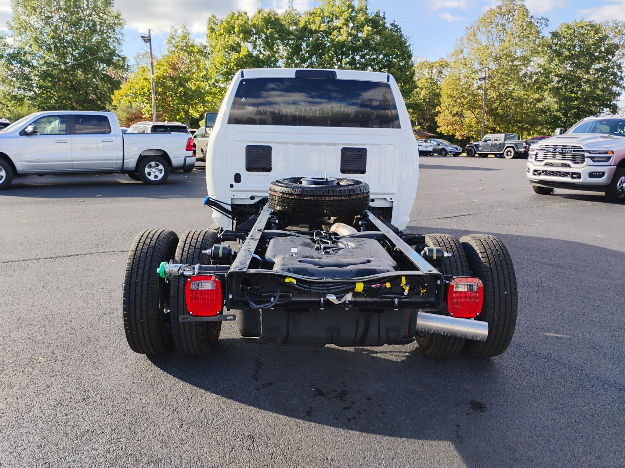 2027 Ram 3500 Chassis Tradesman photo 6