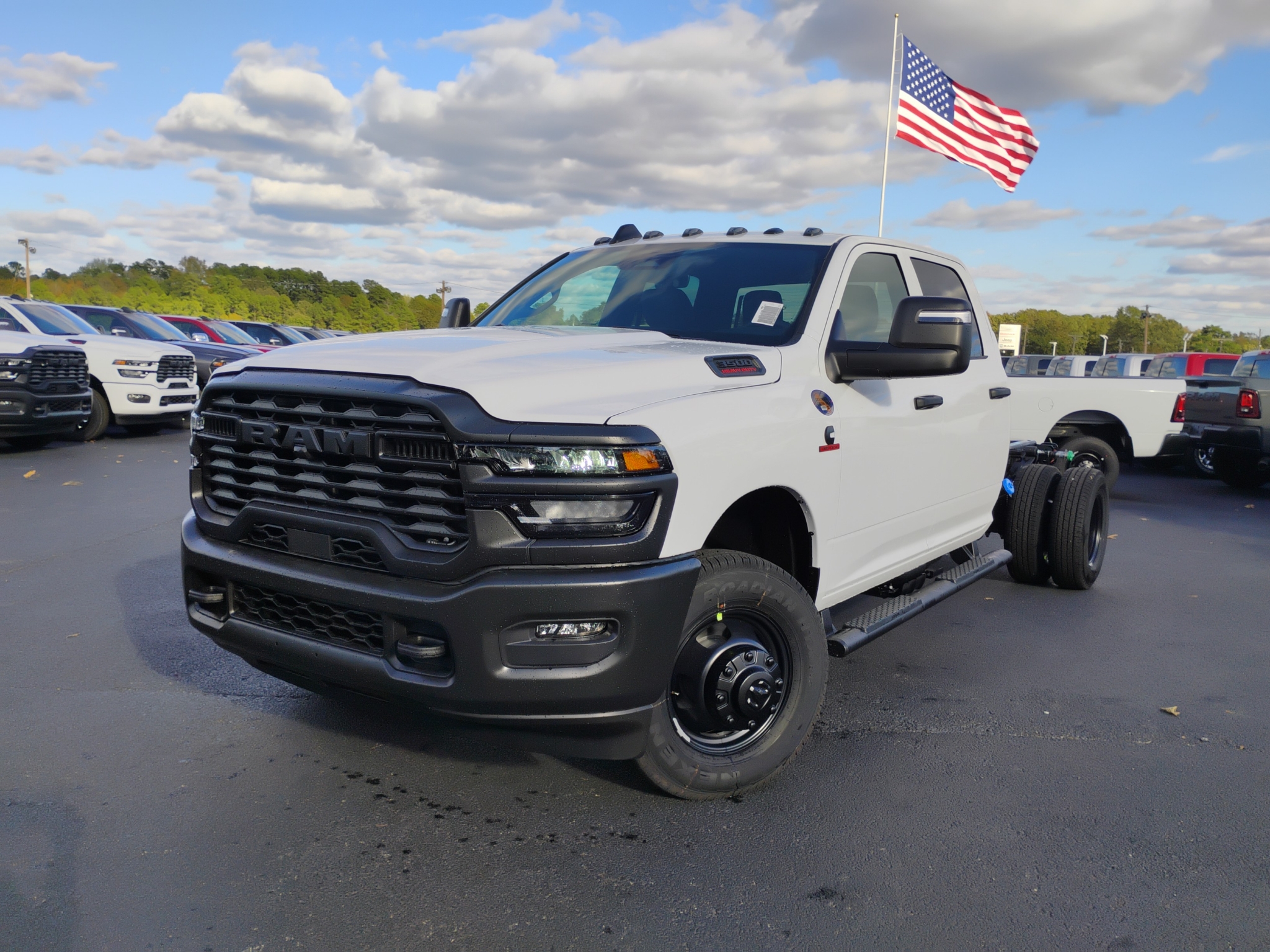 2027 Ram 3500 Chassis Tradesman photo 1