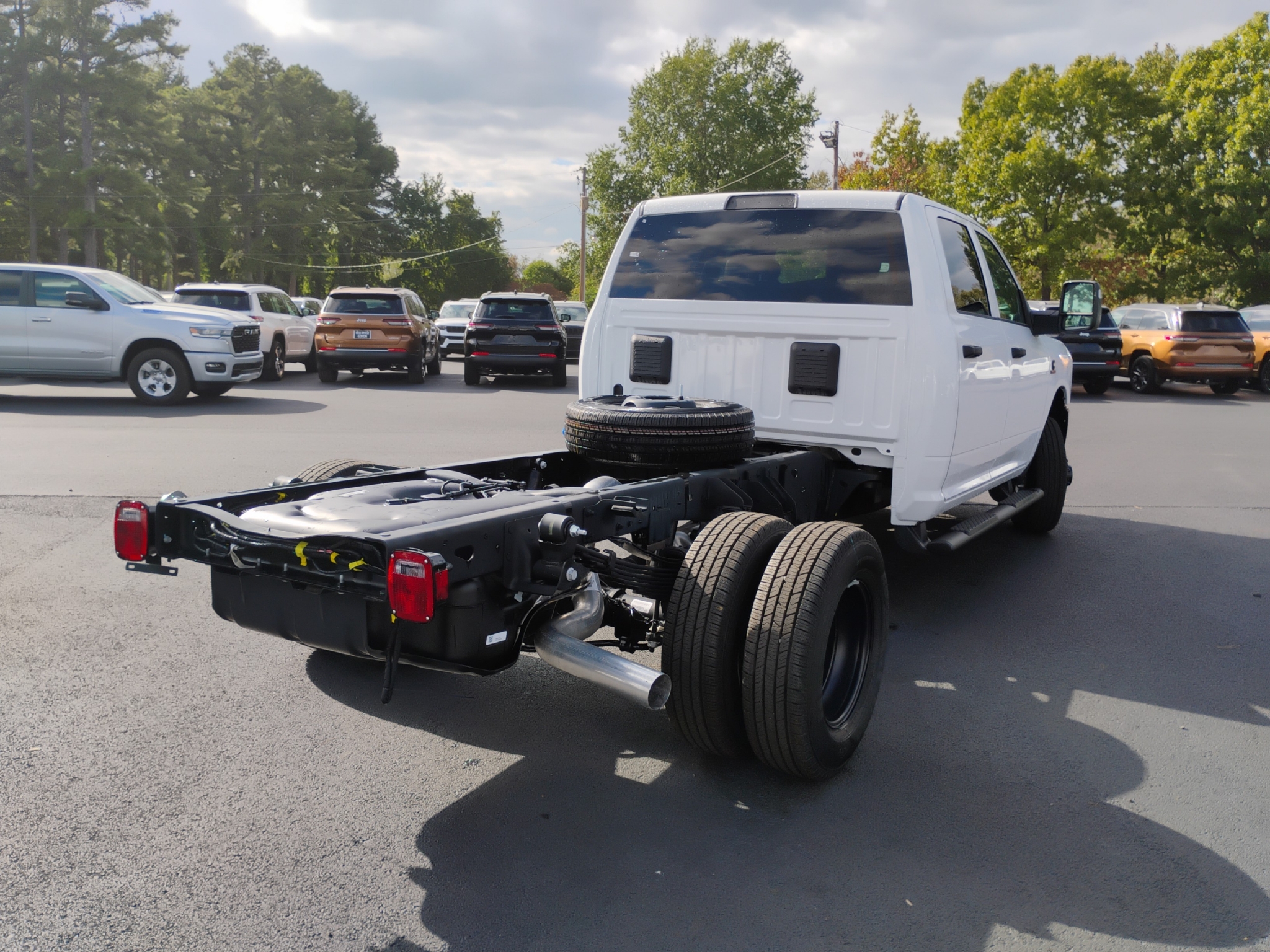 2027 Ram 3500 Chassis Tradesman photo 5