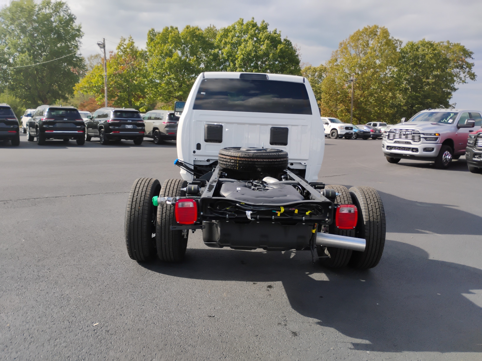 2027 Ram 3500 Chassis Tradesman photo 6
