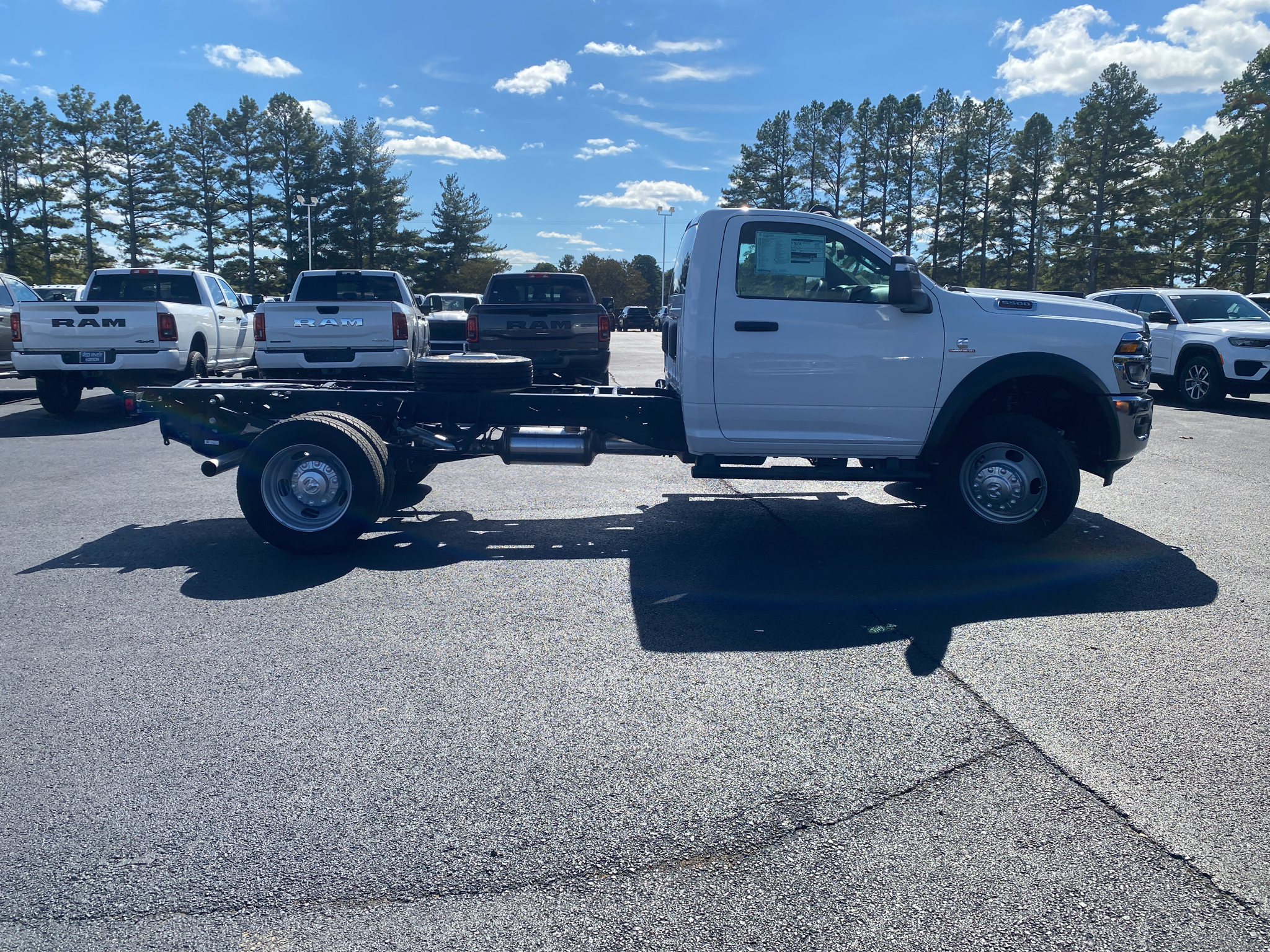 2027 Ram 5500 Chassis Tradesman photo 4