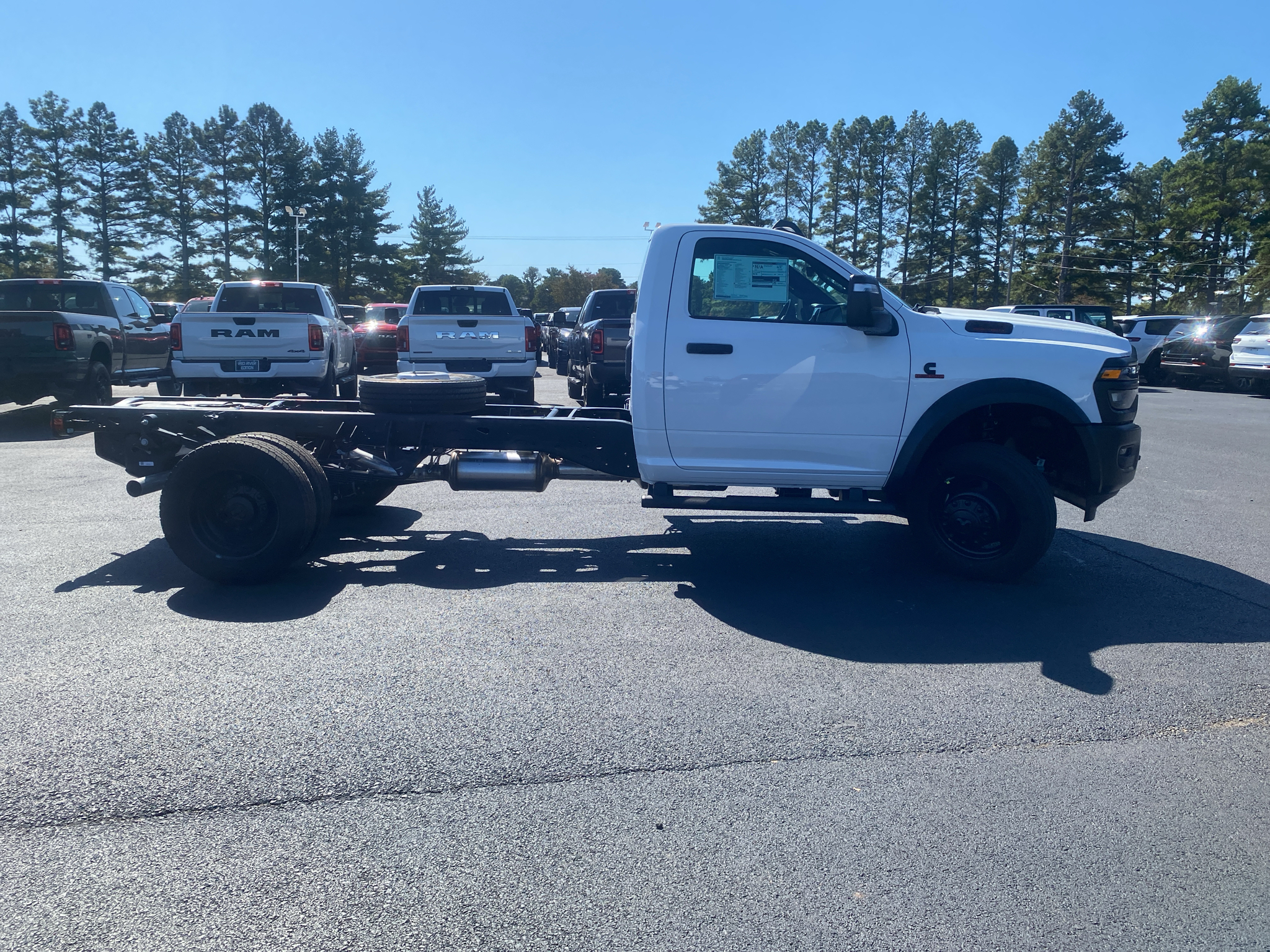 2027 Ram 5500 Chassis Tradesman photo 4