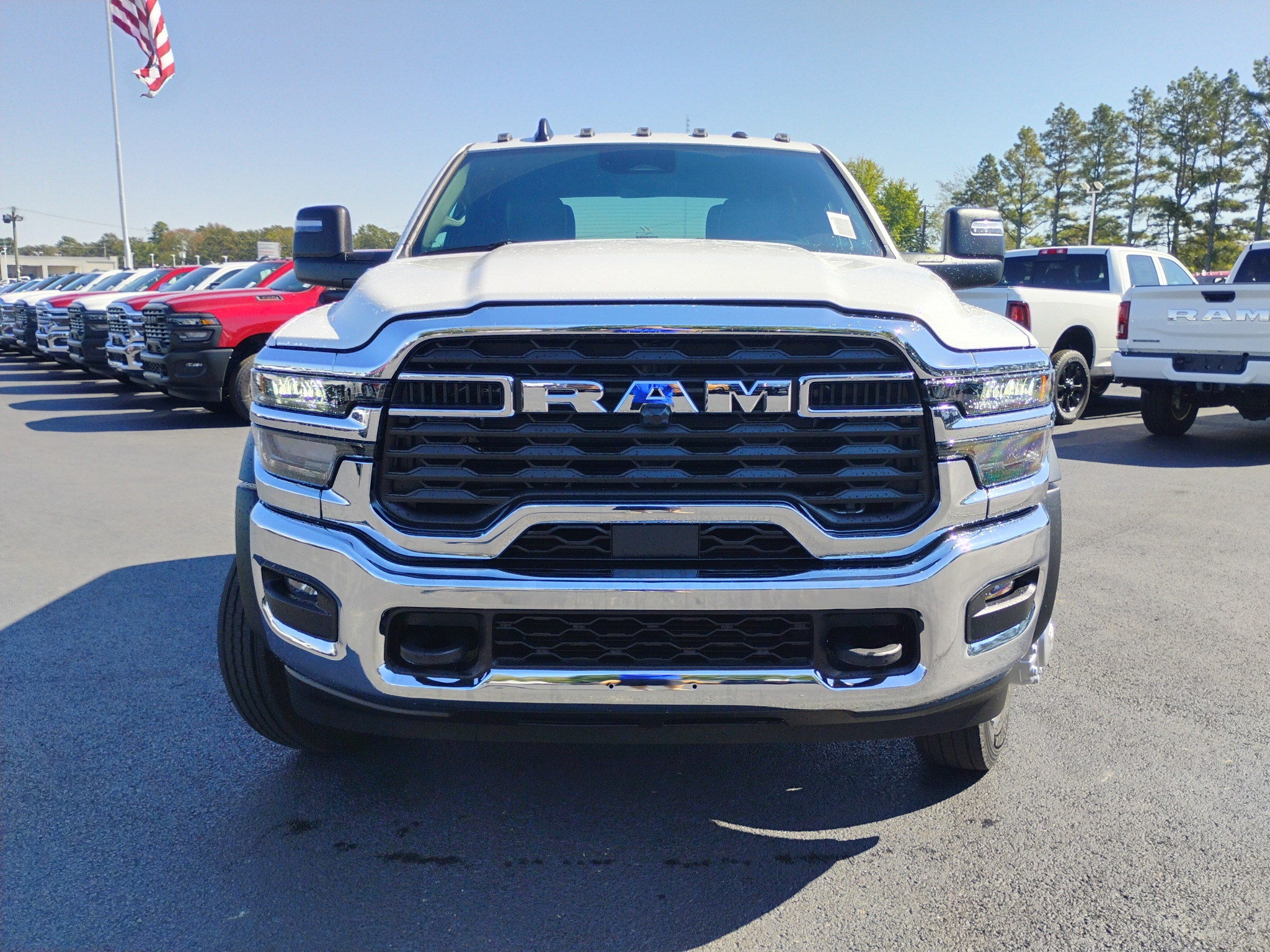 2027 Ram 5500 Chassis Tradesman photo 2