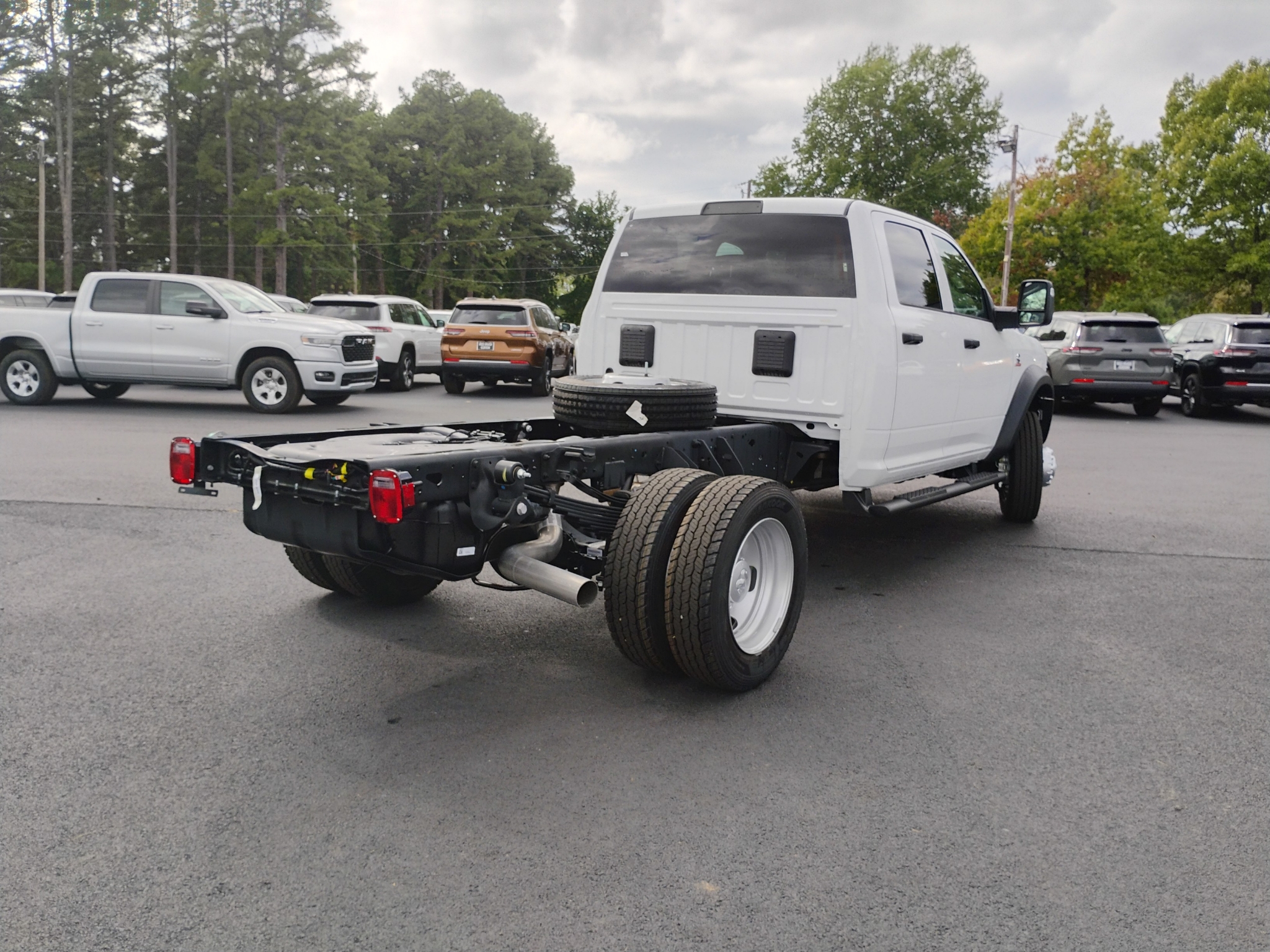 2027 Ram 5500 Chassis Tradesman photo 5