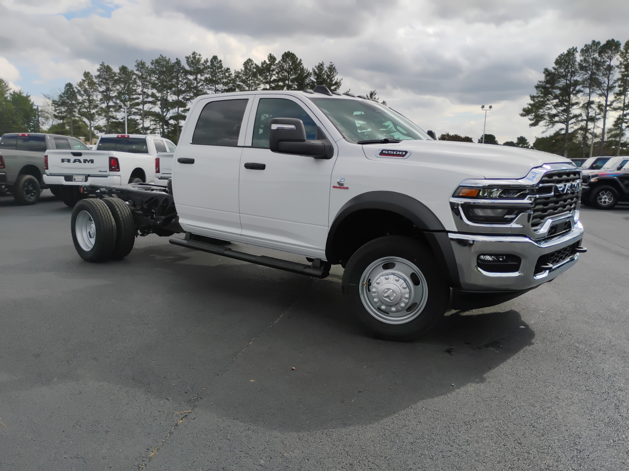 2027 Ram 5500 Chassis Tradesman photo 3