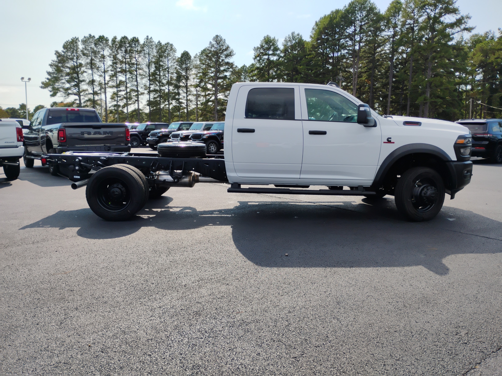 2027 Ram 5500 Chassis Tradesman photo 4