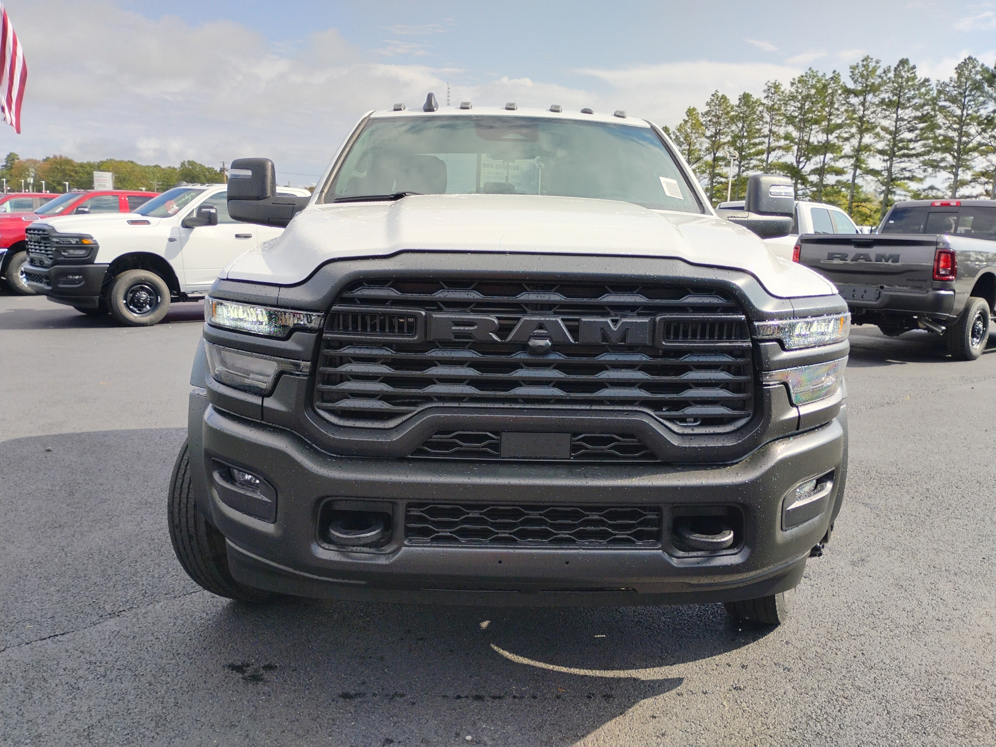 2027 Ram 5500 Chassis Tradesman photo 2