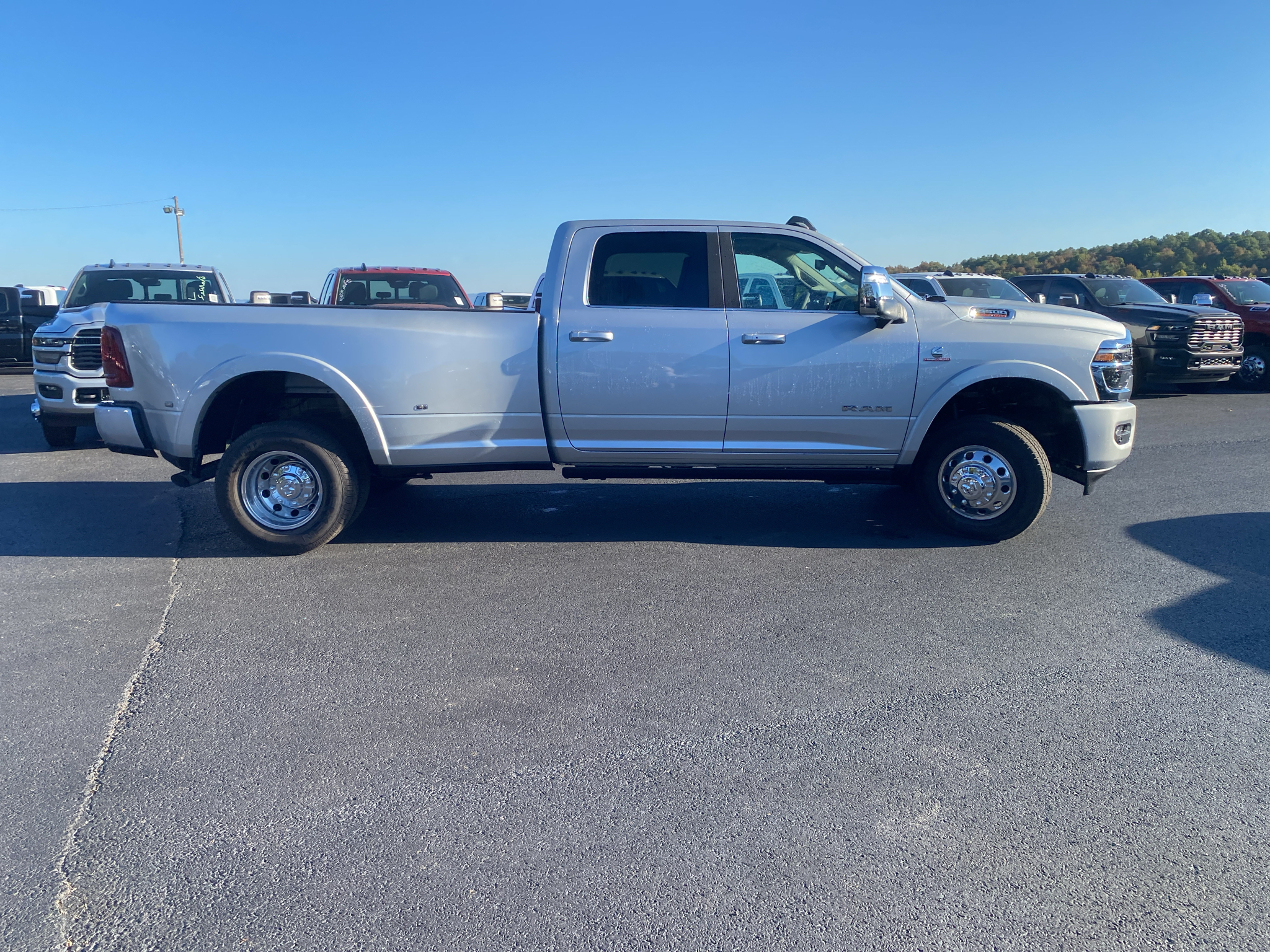 2027 Ram 3500 Longhorn photo 4