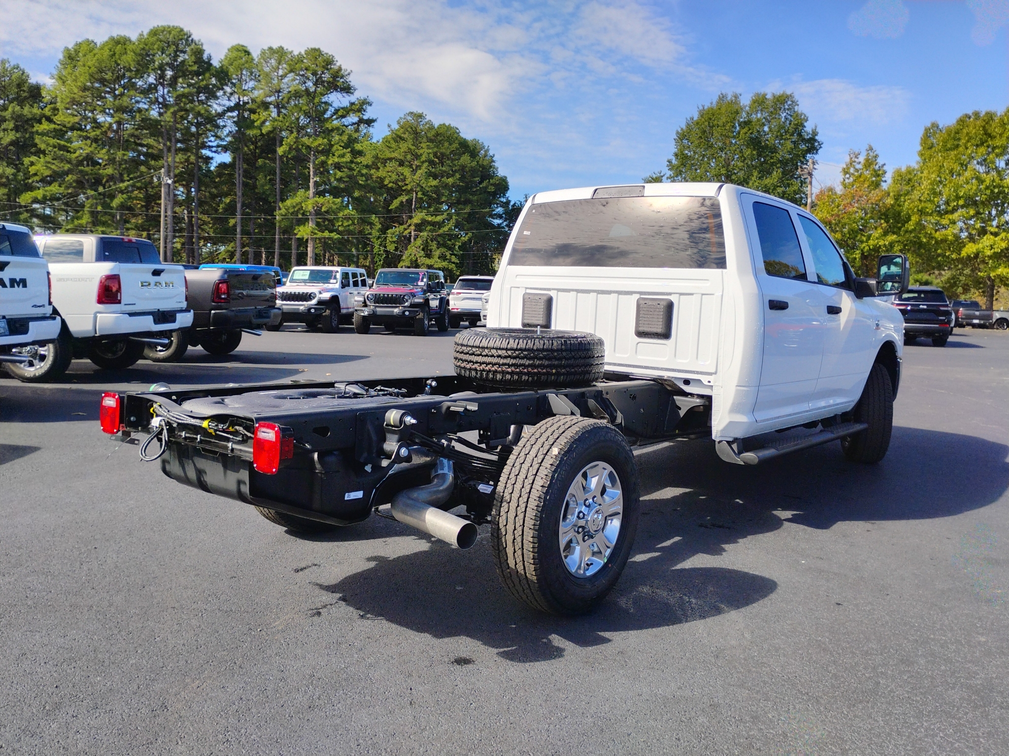 2027 Ram 3500 Chassis Tradesman photo 5