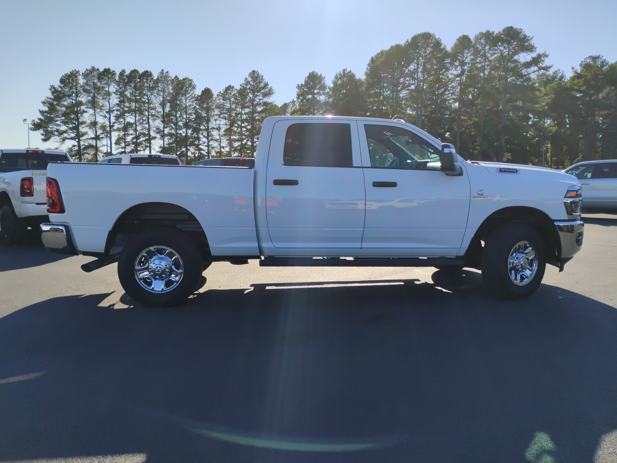 2027 Ram 2500 Tradesman photo 4