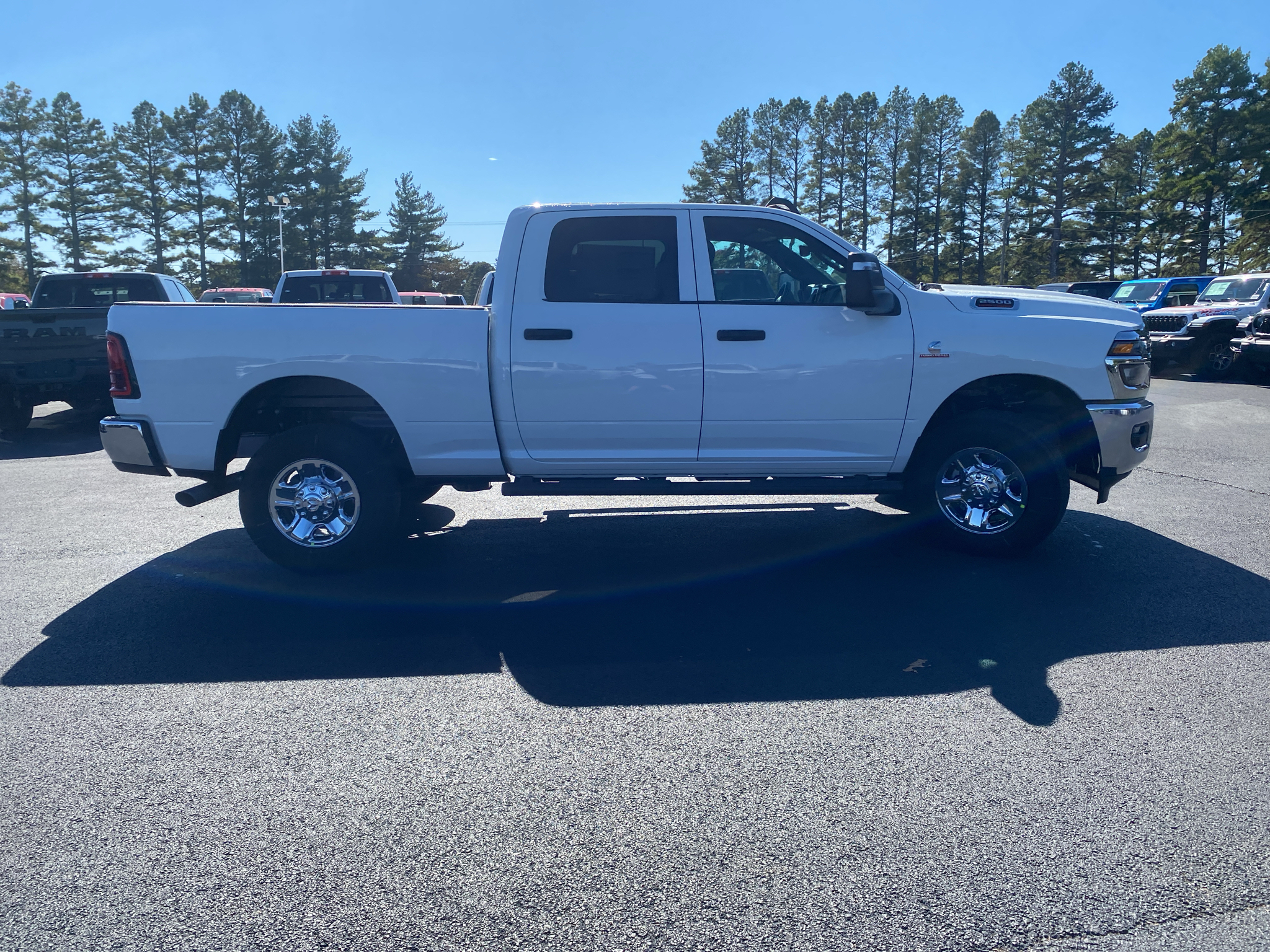 2027 Ram 2500 Tradesman photo 4