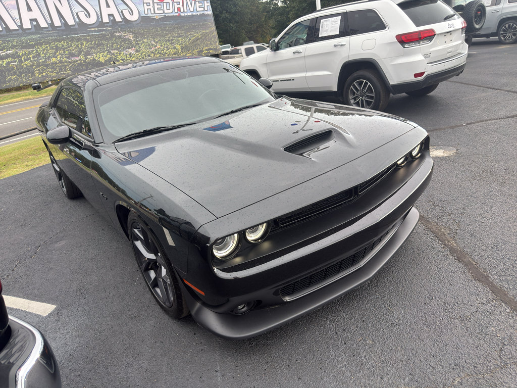 2023 Dodge Challenger R/T photo 3