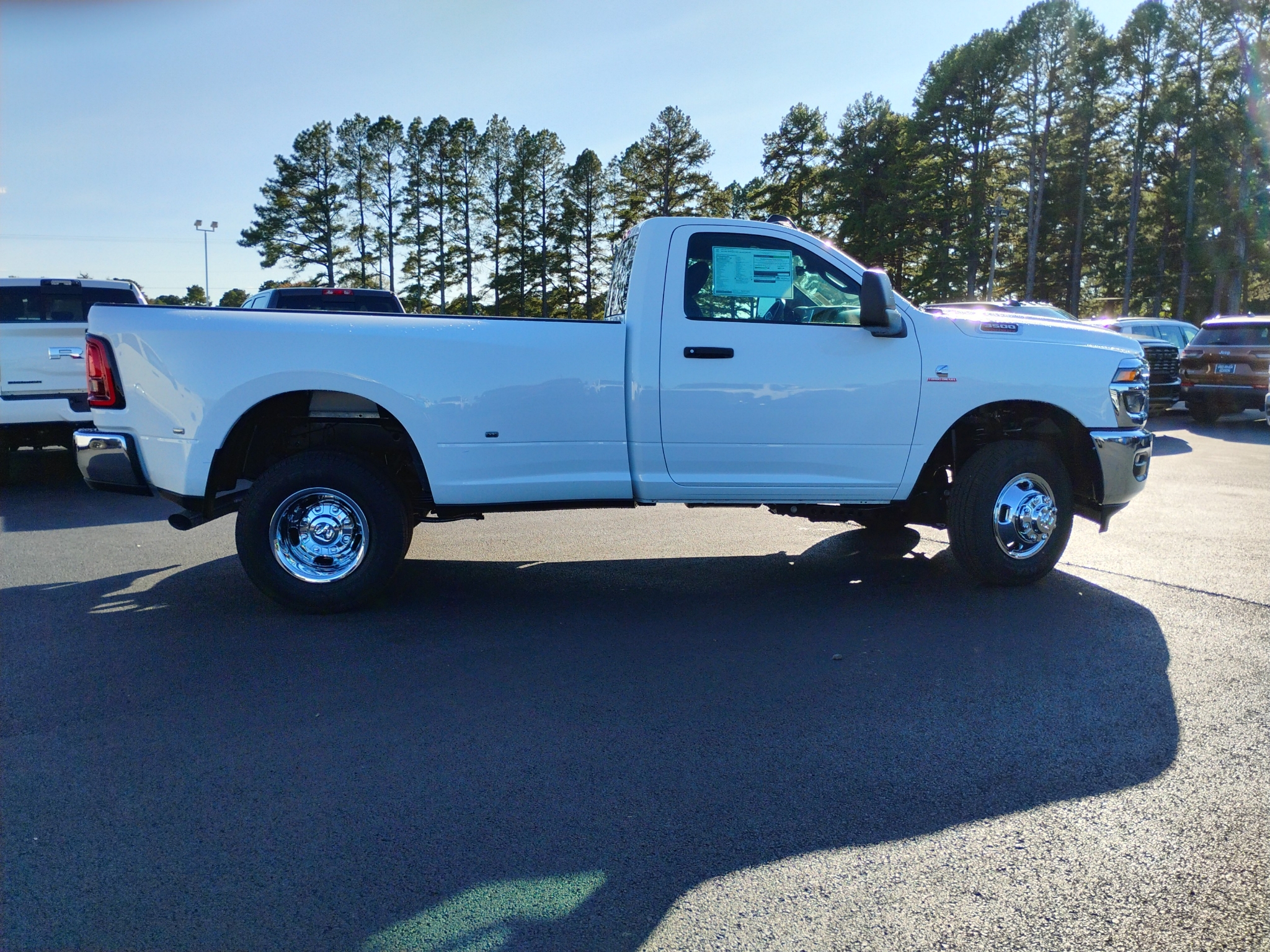 2027 Ram 3500 Tradesman photo 4
