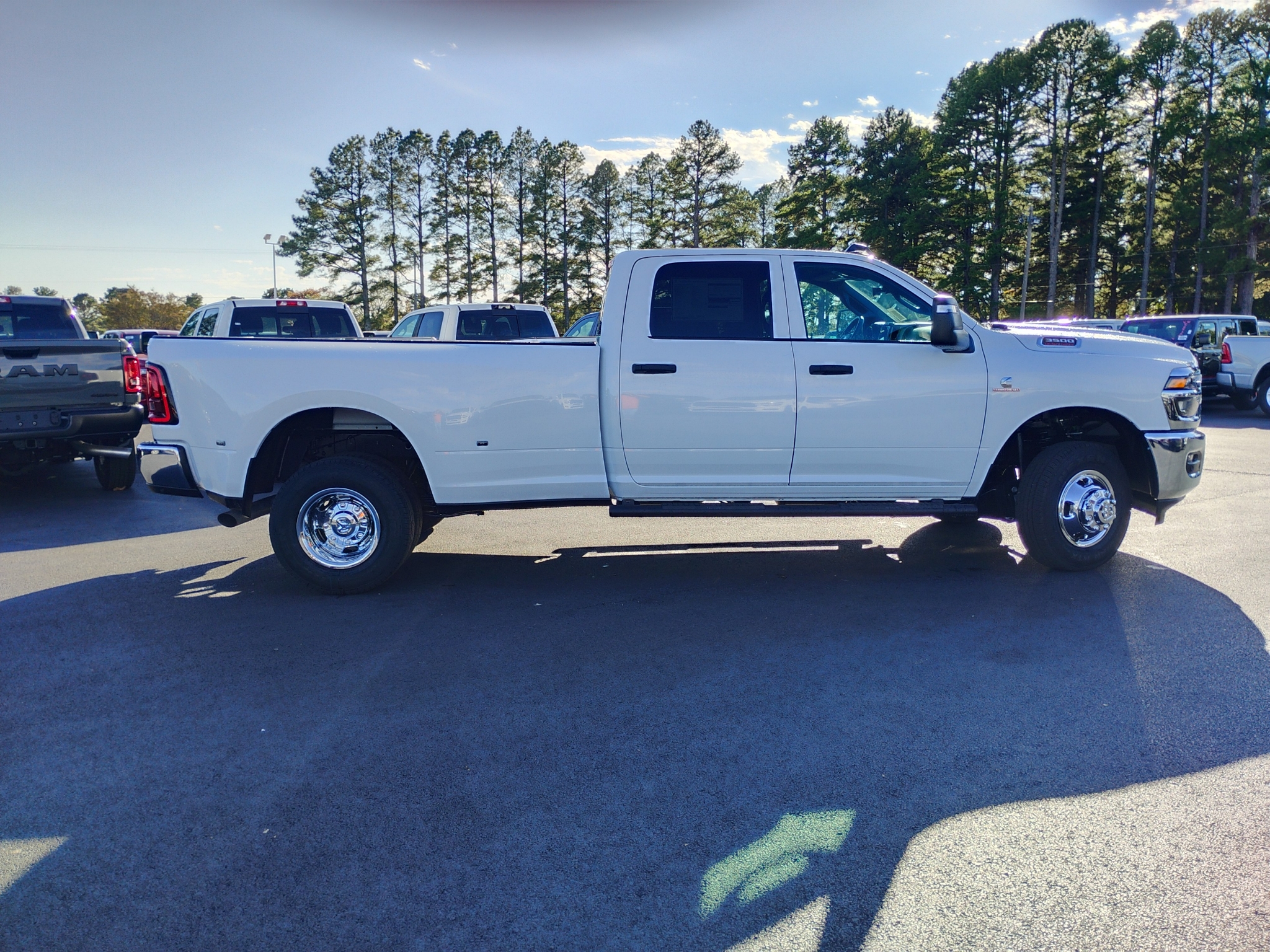2027 Ram 3500 Tradesman photo 4