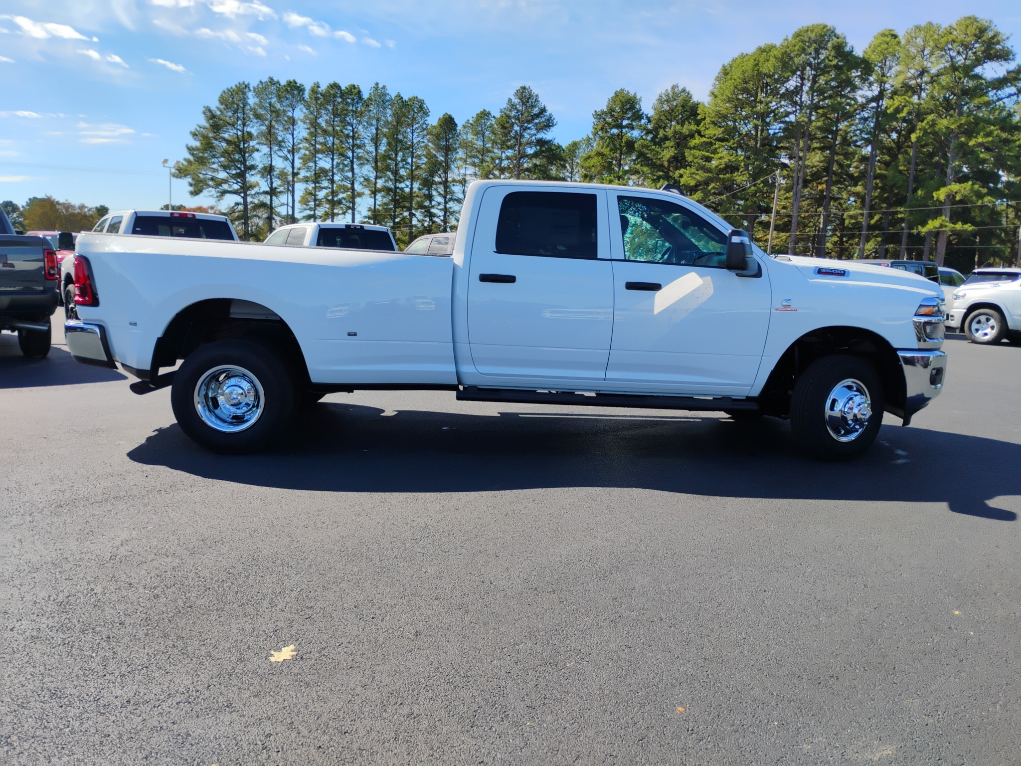 2027 Ram 3500 Tradesman photo 4