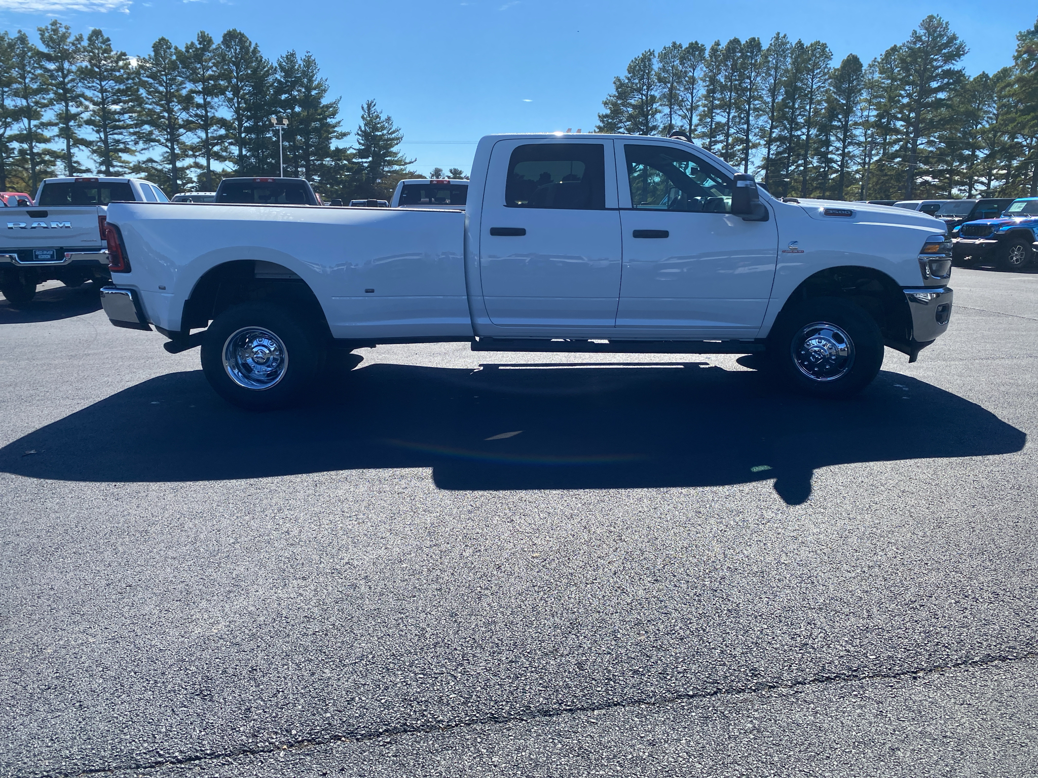 2027 Ram 3500 Tradesman photo 4
