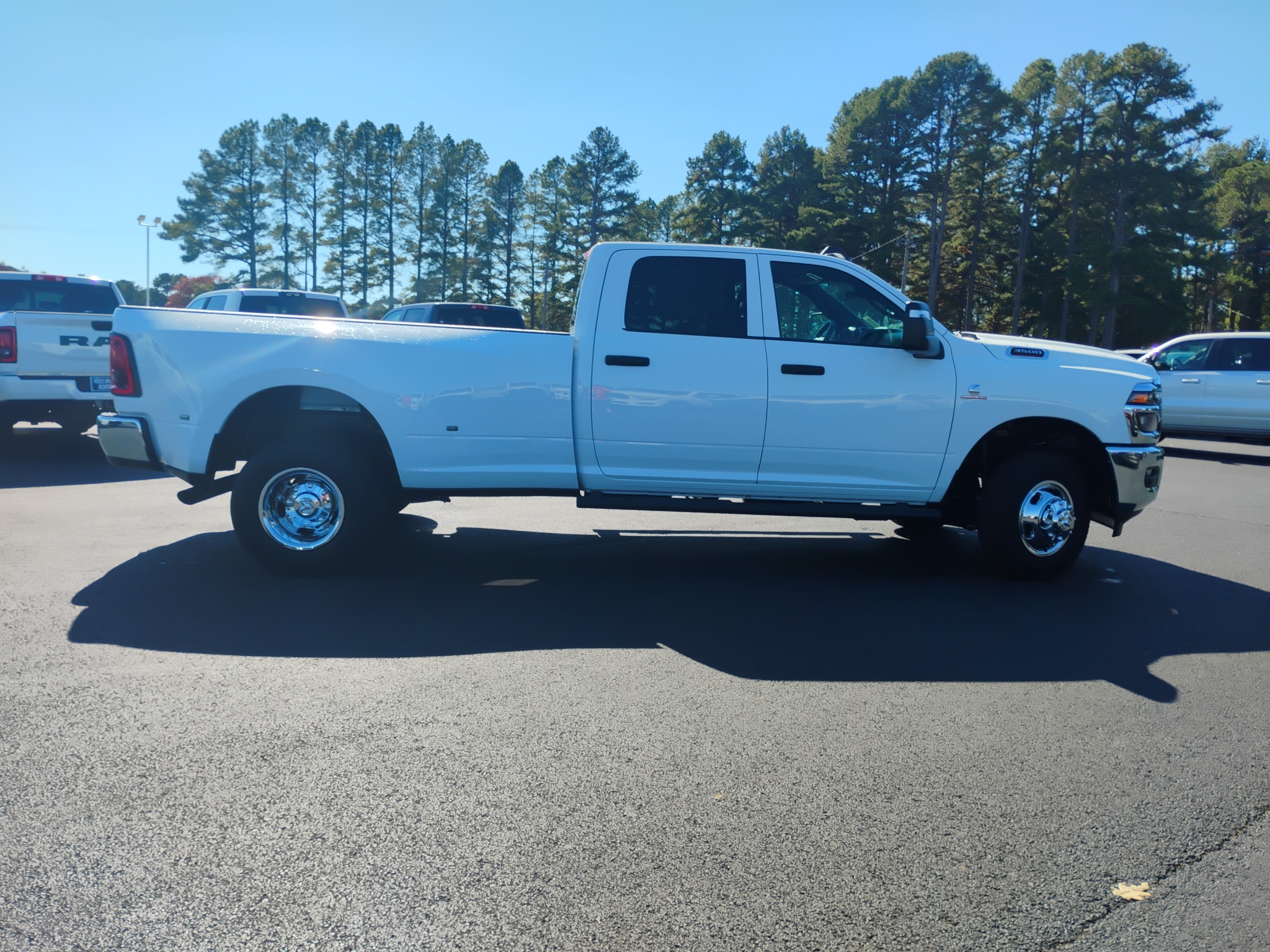 2027 Ram 3500 Tradesman photo 4
