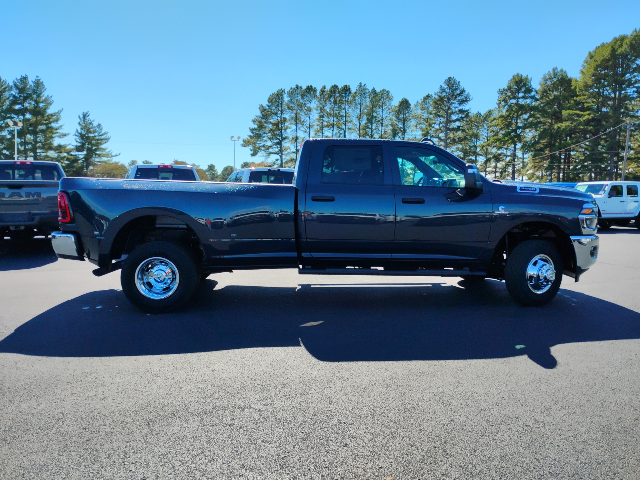 2027 Ram 3500 Tradesman photo 4