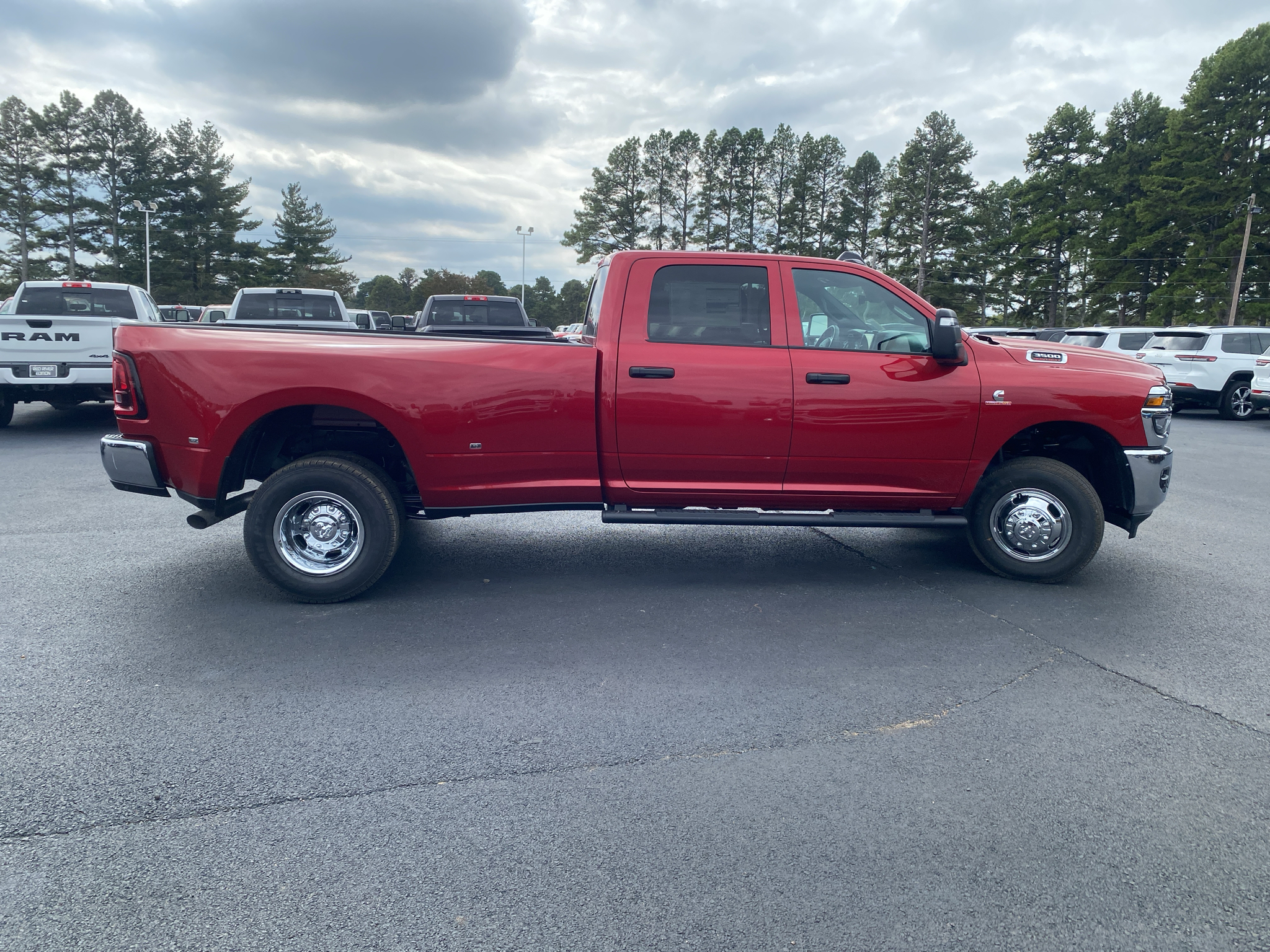2027 Ram 3500 Tradesman photo 4