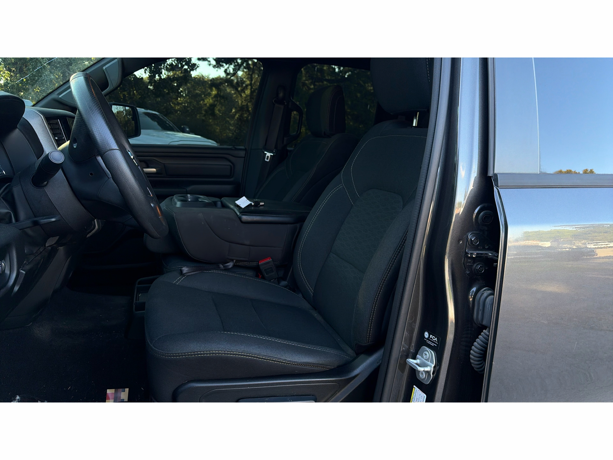2025 Ram 1500 Tradesman photo 5