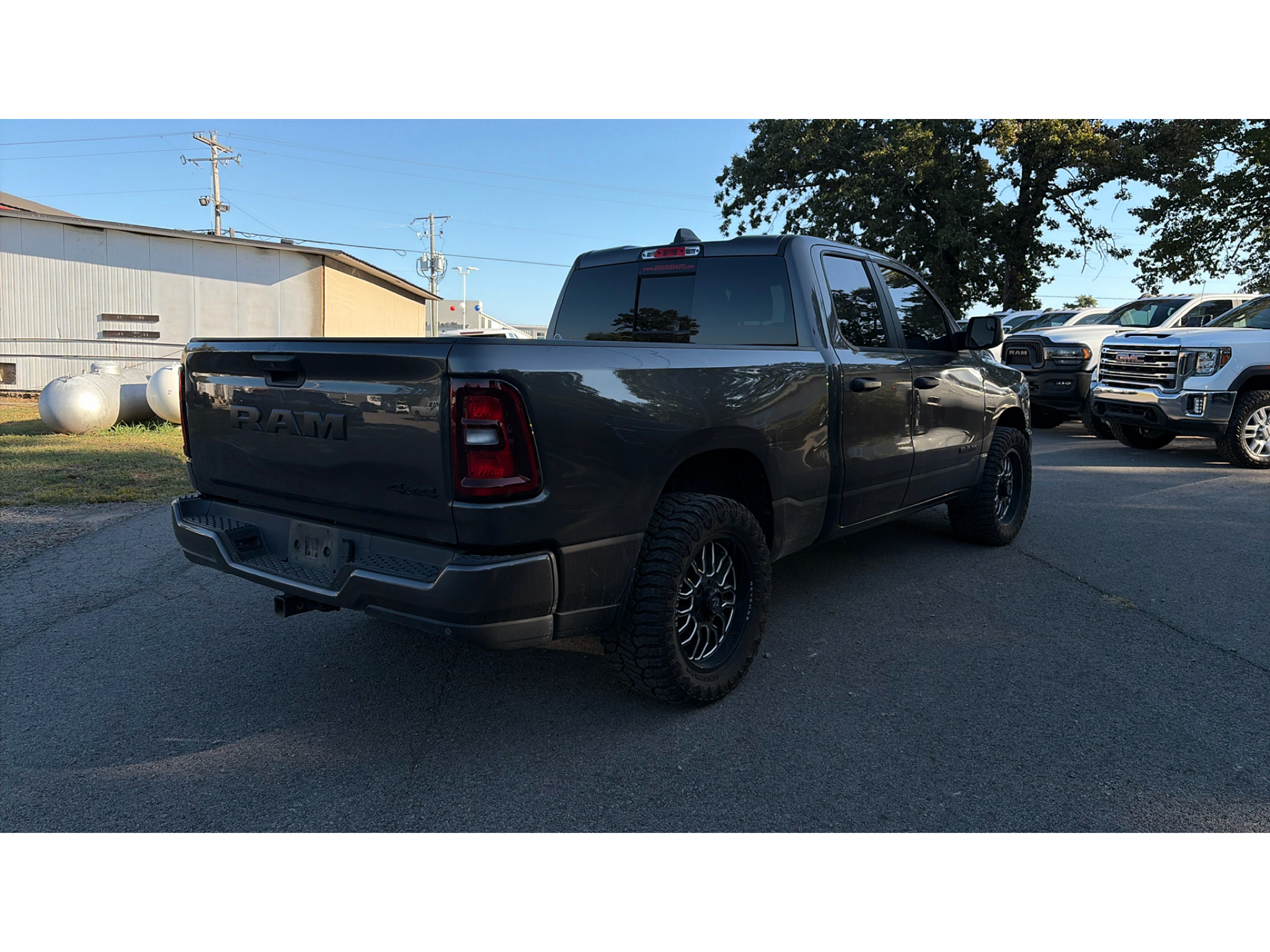 2025 Ram 1500 Tradesman photo 3