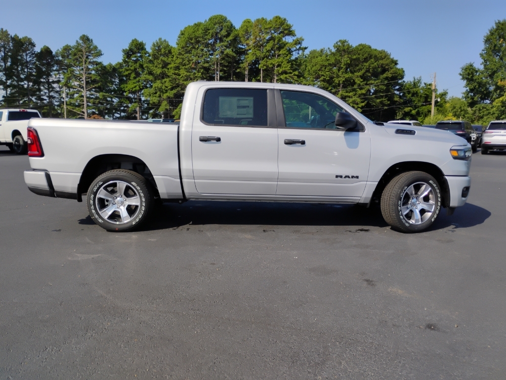 2026 Ram 1500 Express photo 4
