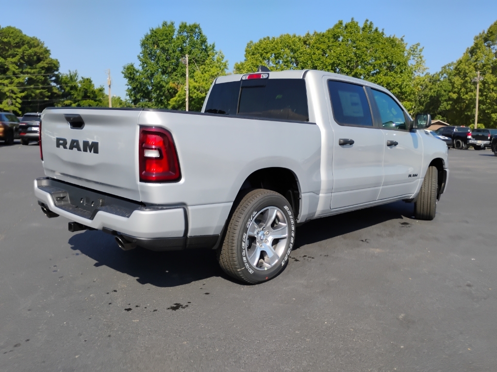 2026 Ram 1500 Express photo 5
