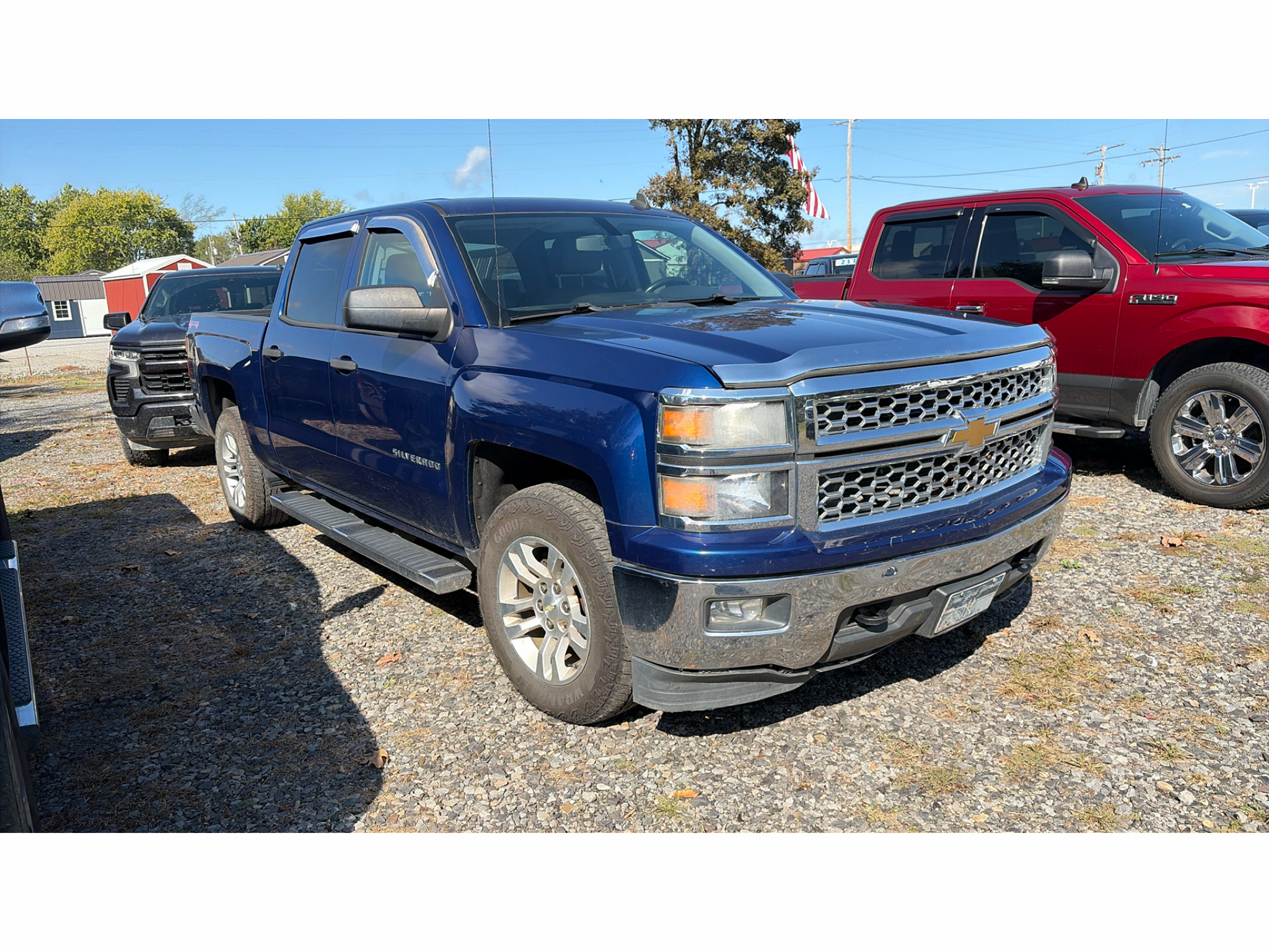2014 Chevrolet Silverado LT photo 2