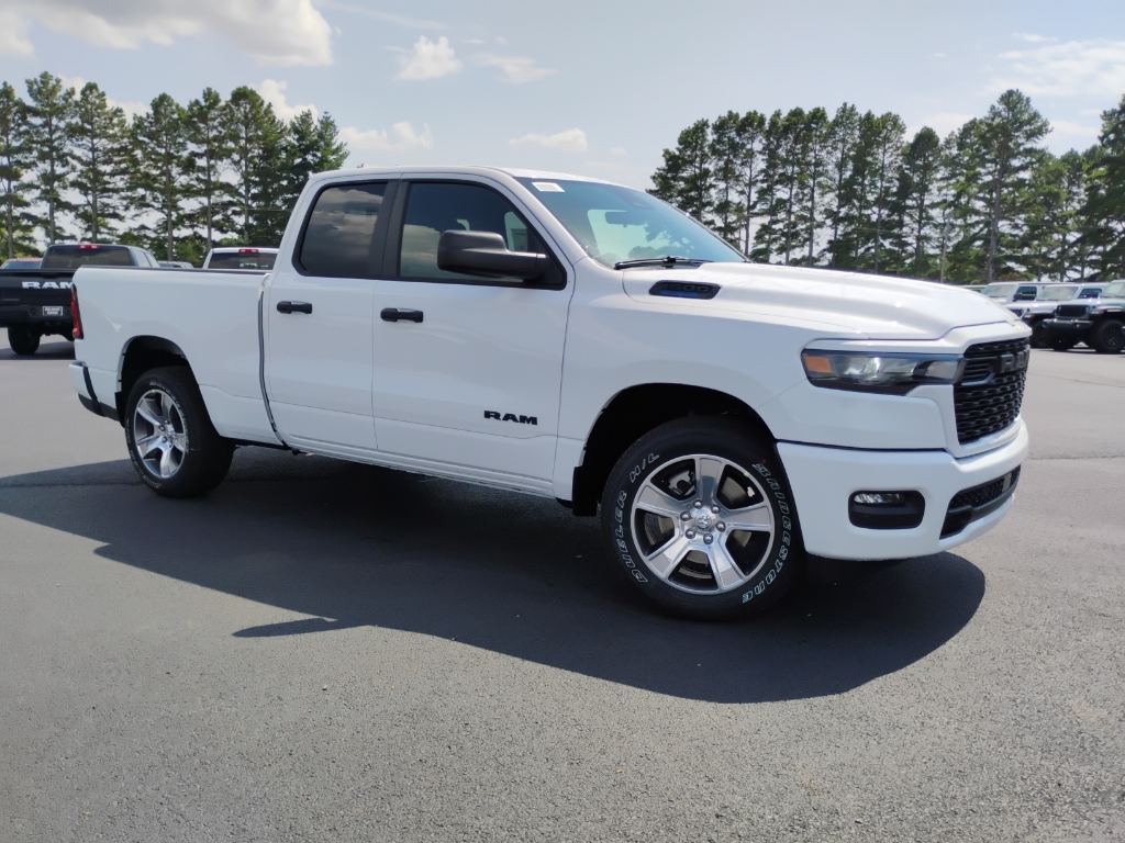 2026 Ram 1500 Express photo 3